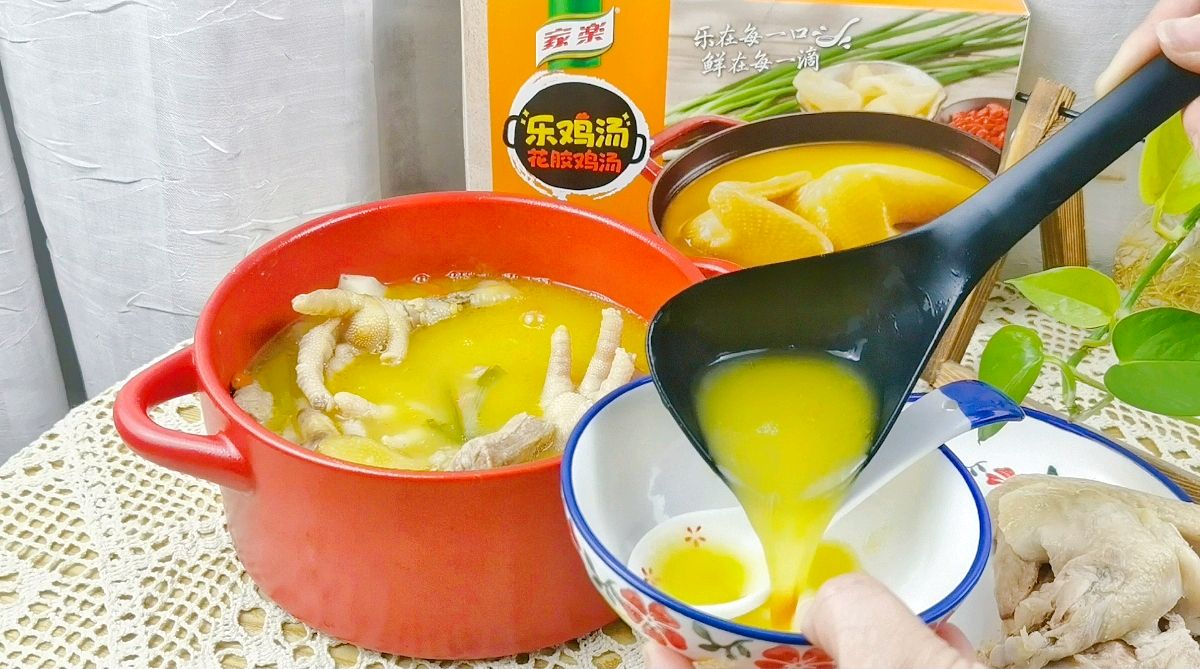 鸡脚排骨花胶鸡汤