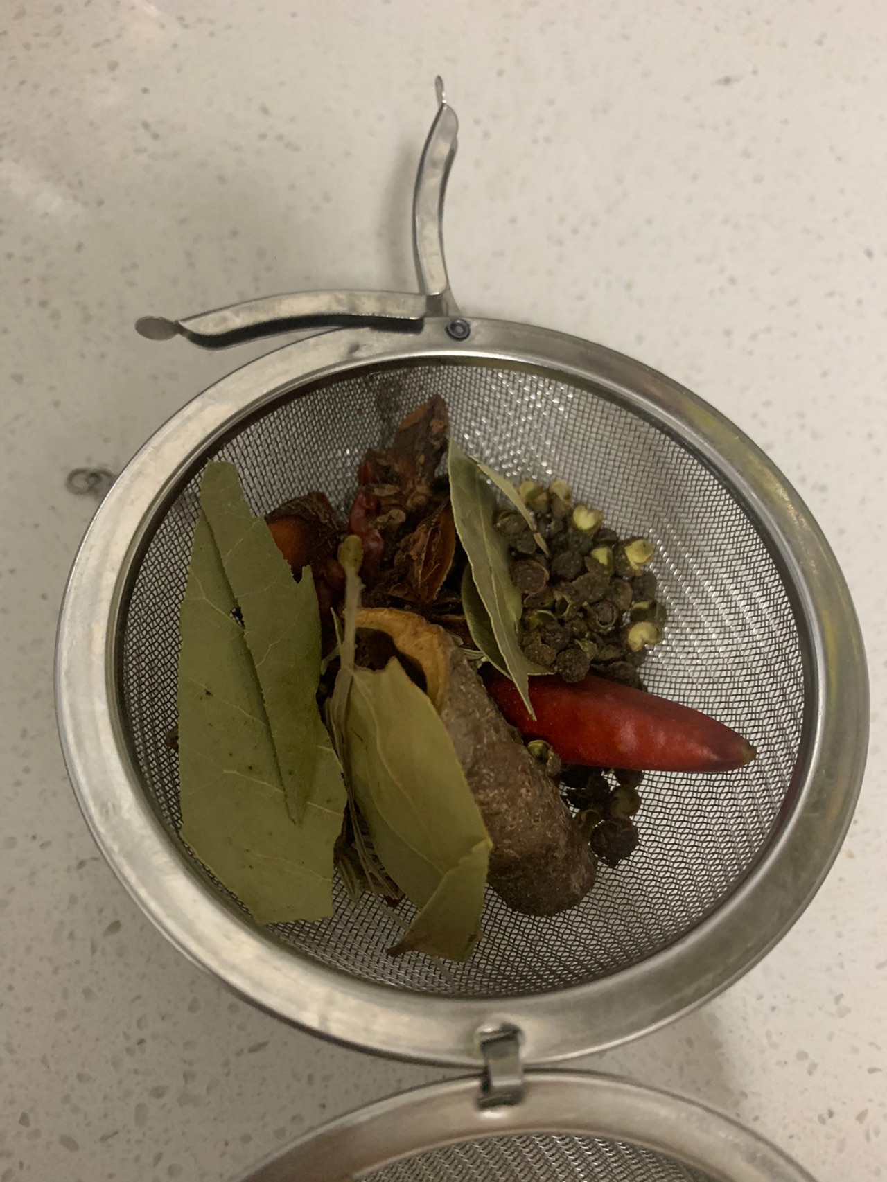 鸡块焖面
