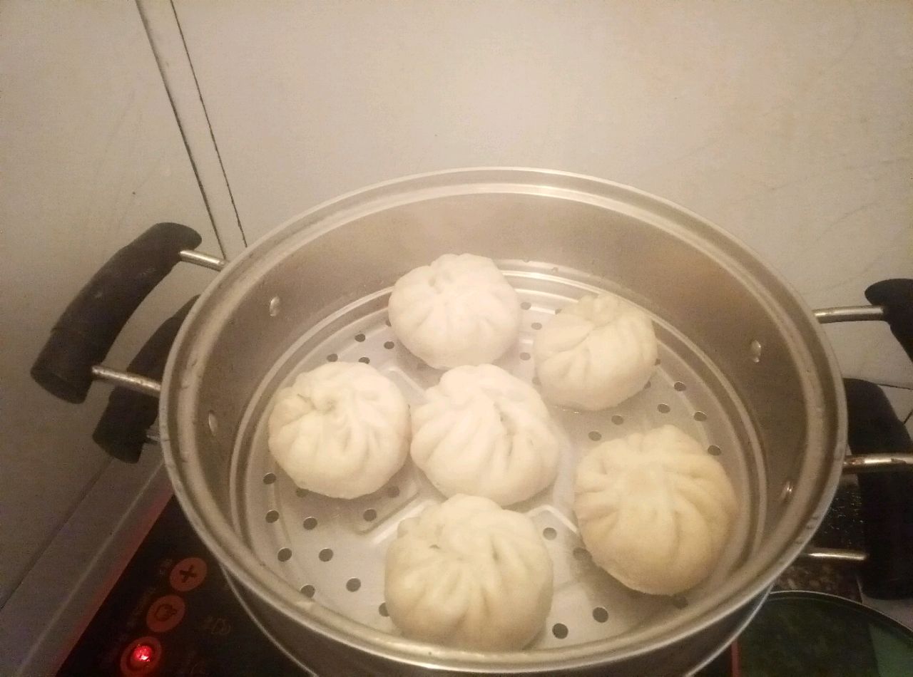 鸡毛菜香菇包子