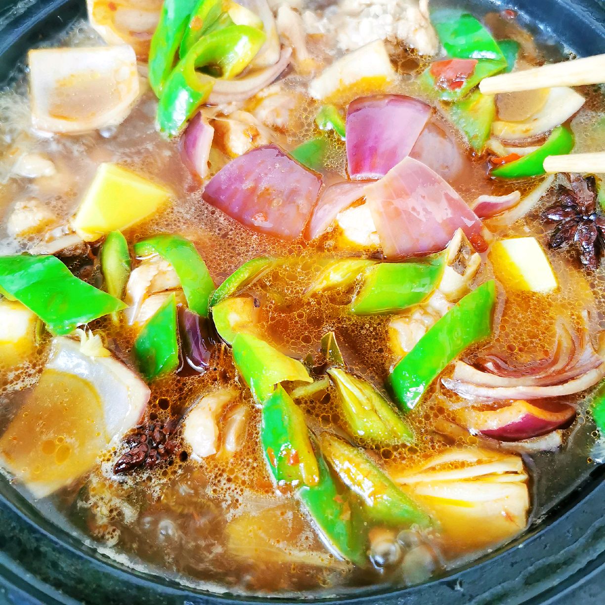 鸡肉焖卷子