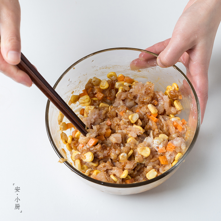 鸡肉玉米锅贴