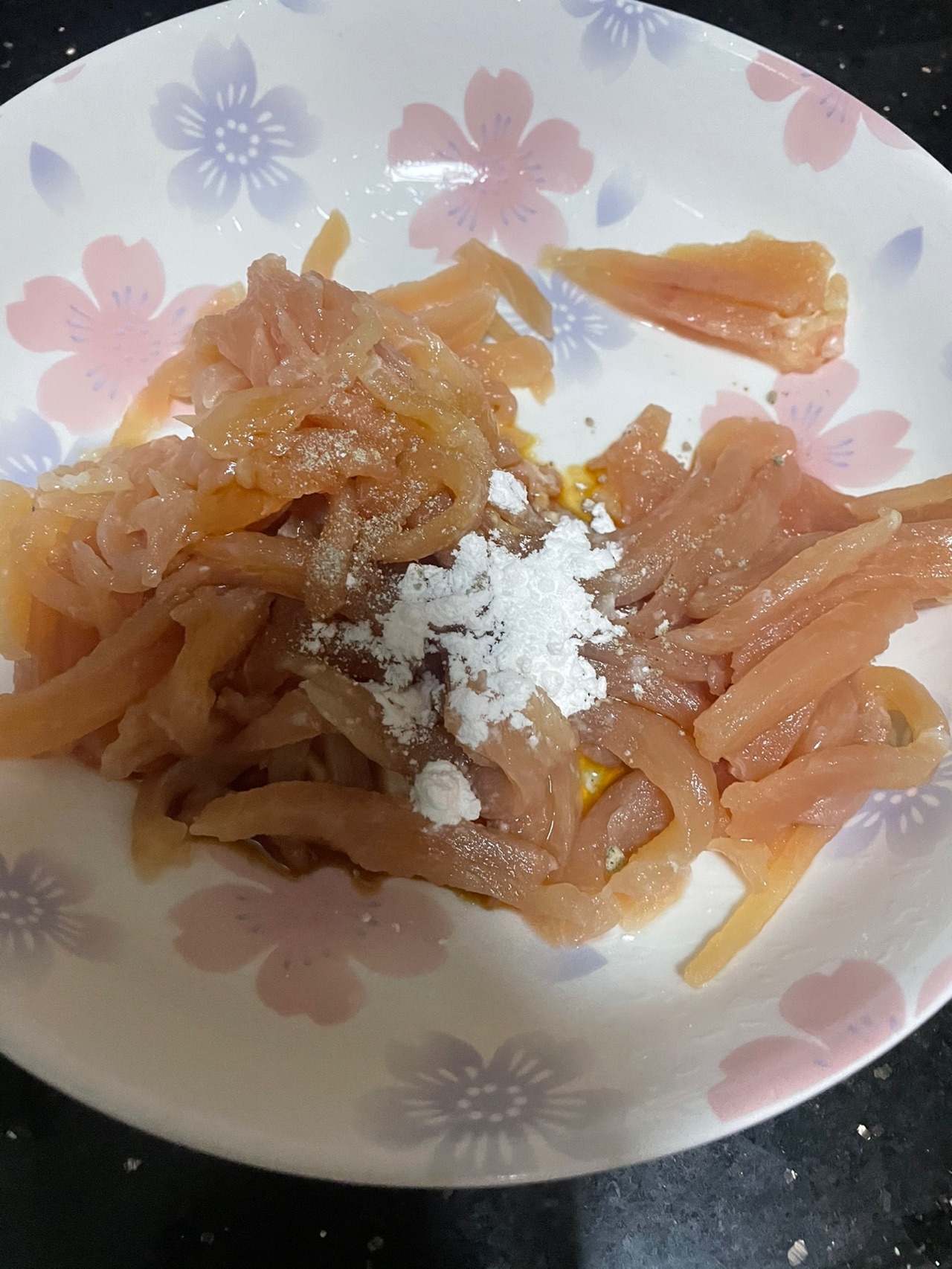 鸡丝这样做超简单!洋葱白菜杆炒鸡丝