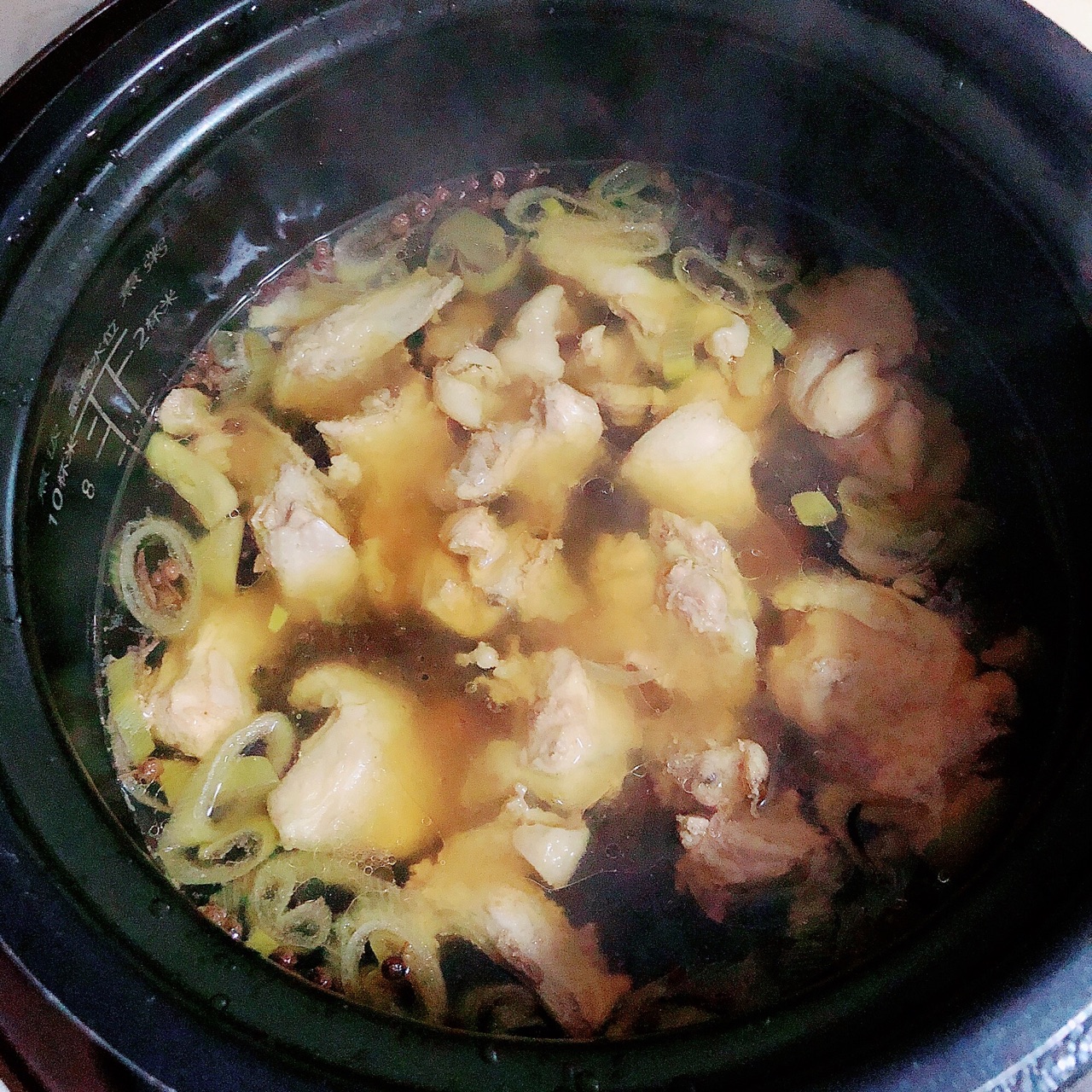 鸡汤砂锅米线