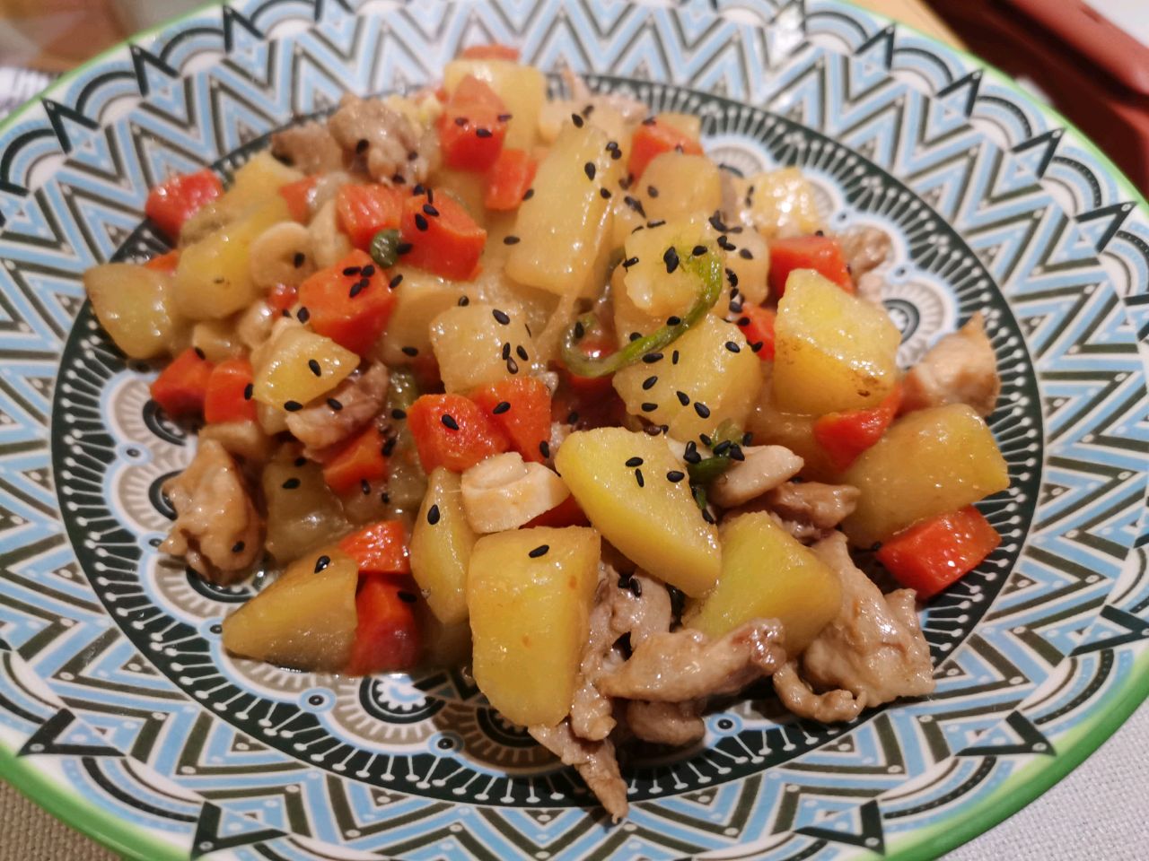 鸡腿肉炖土豆