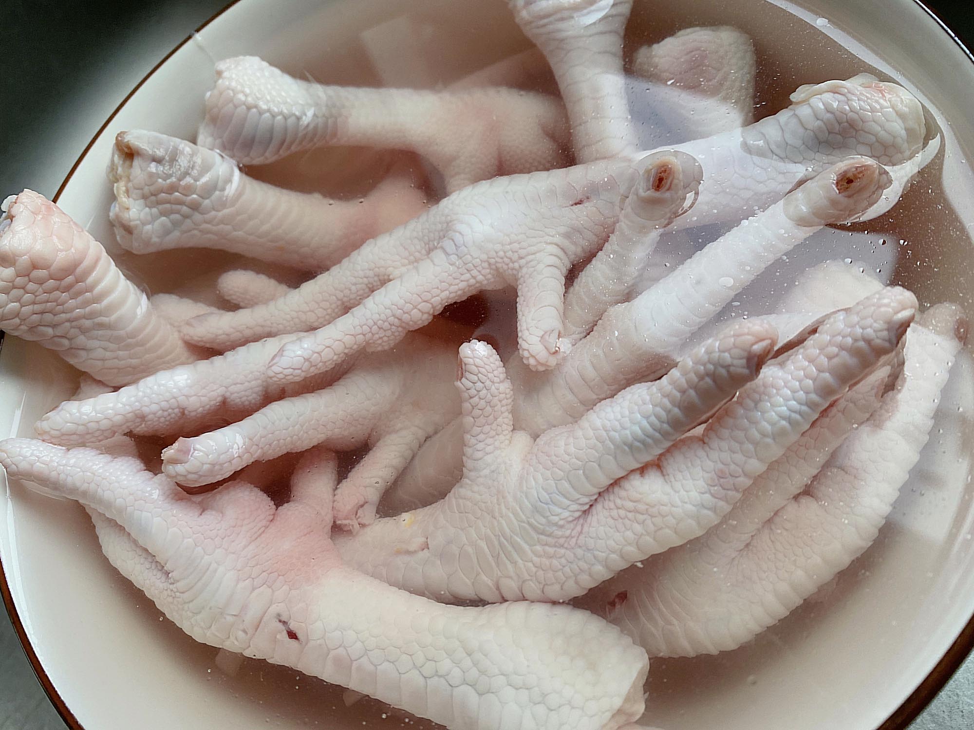 鸡尾洋葱酸辣鸡爪
