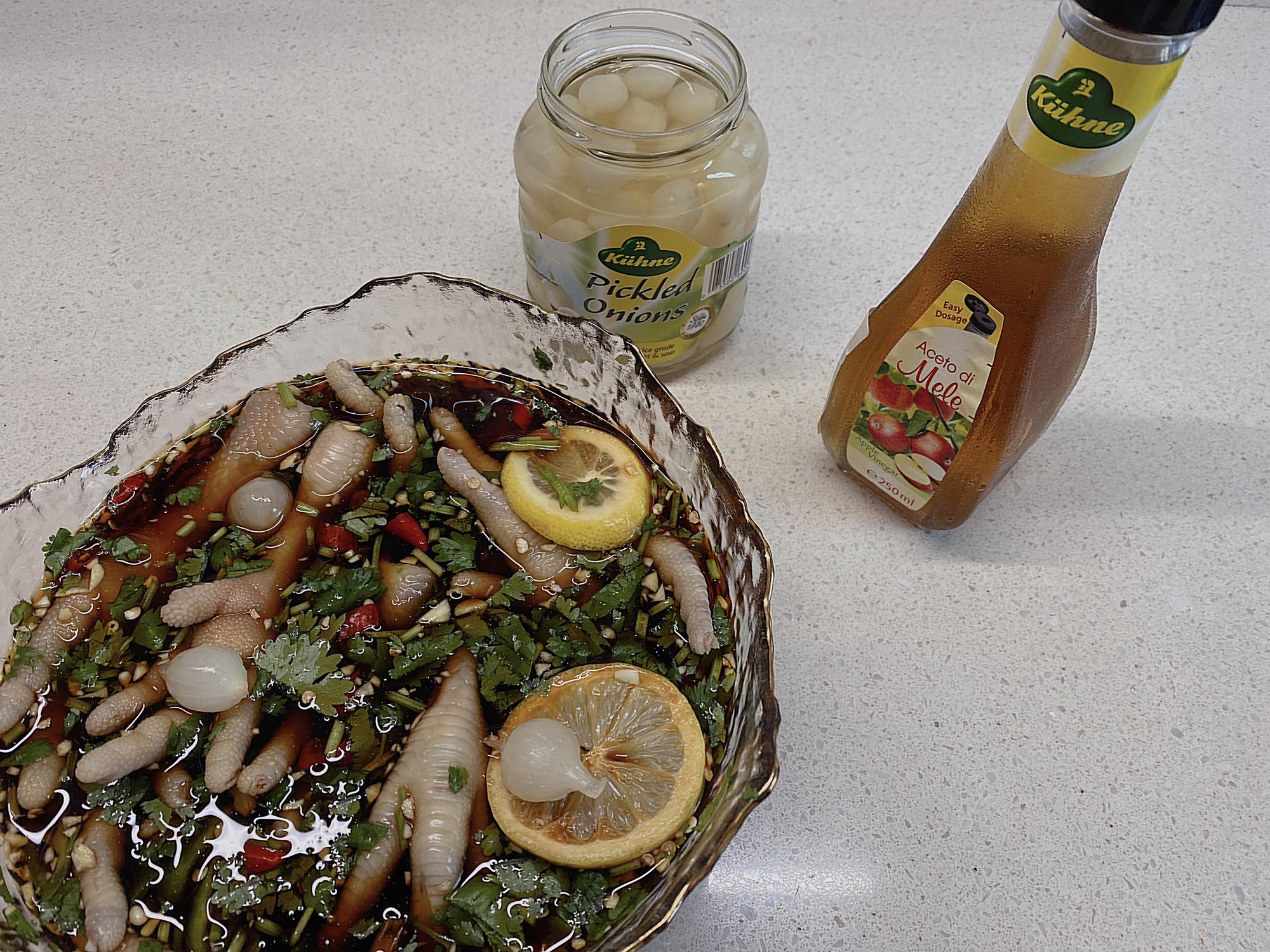 鸡尾洋葱酸辣鸡爪