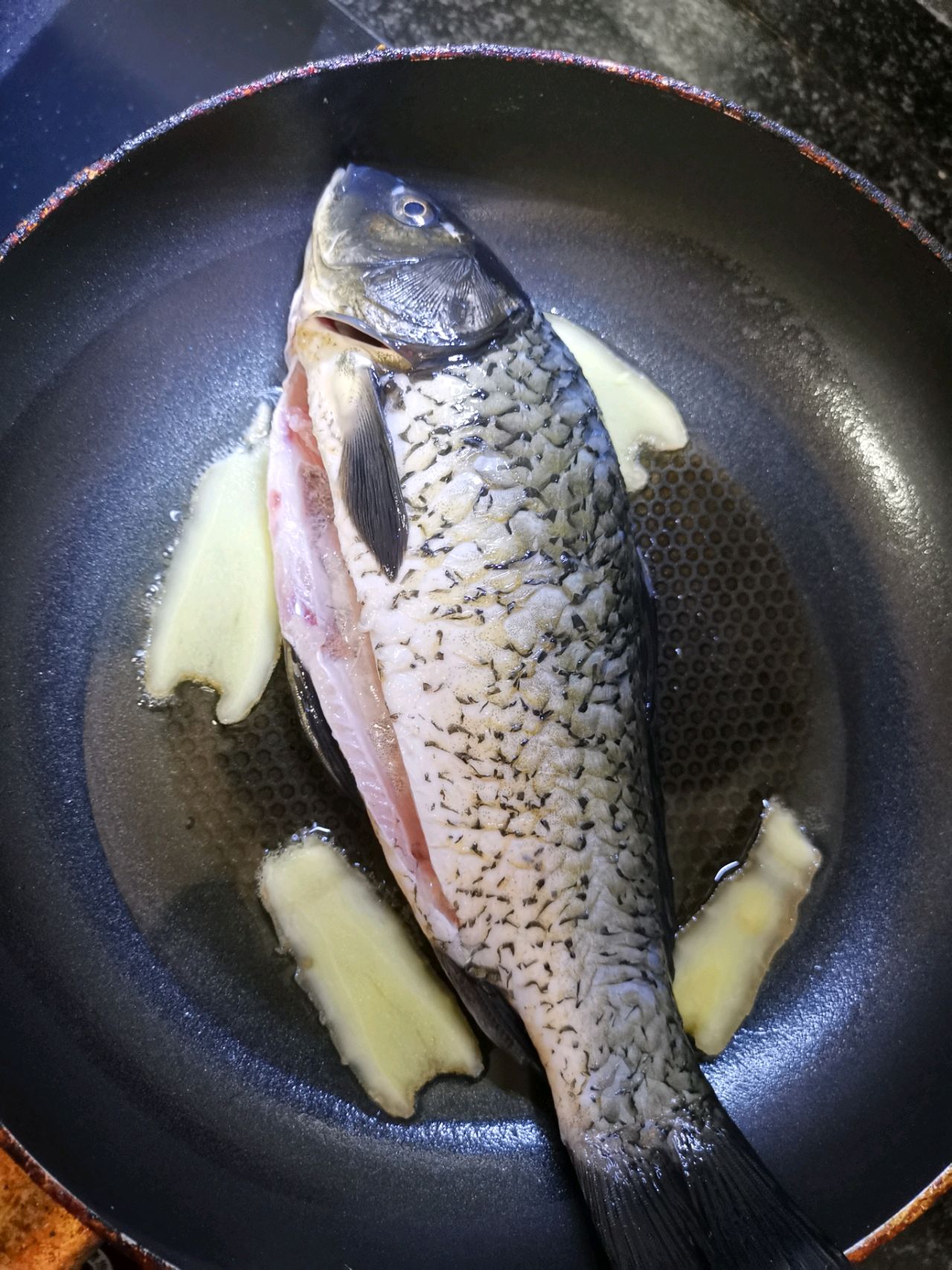 鲫鱼豆腐汤