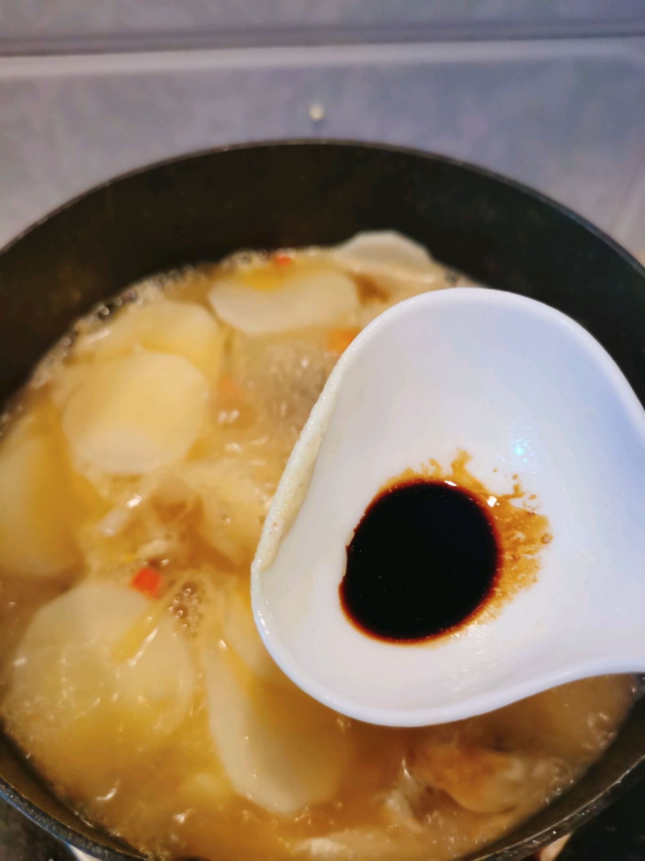 鲫鱼炖萝卜