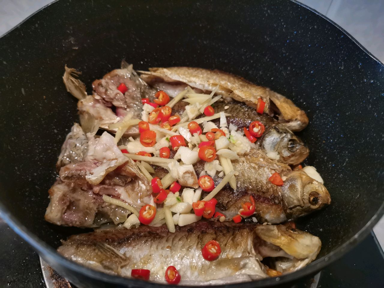 鲫鱼炖萝卜
