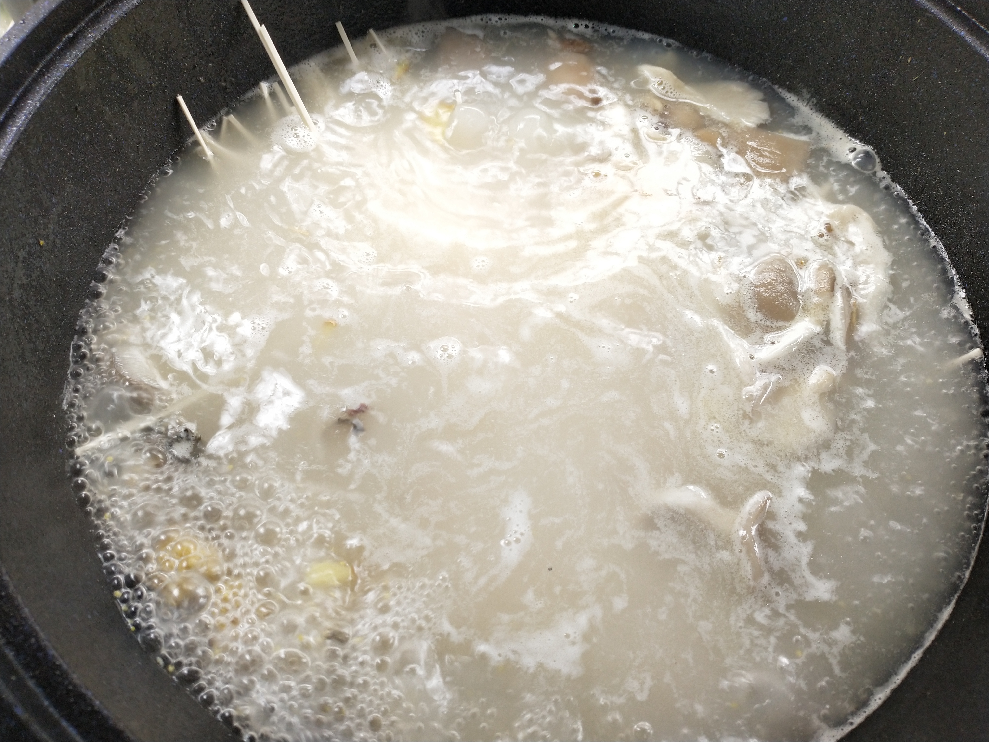 鲫鱼平菇面