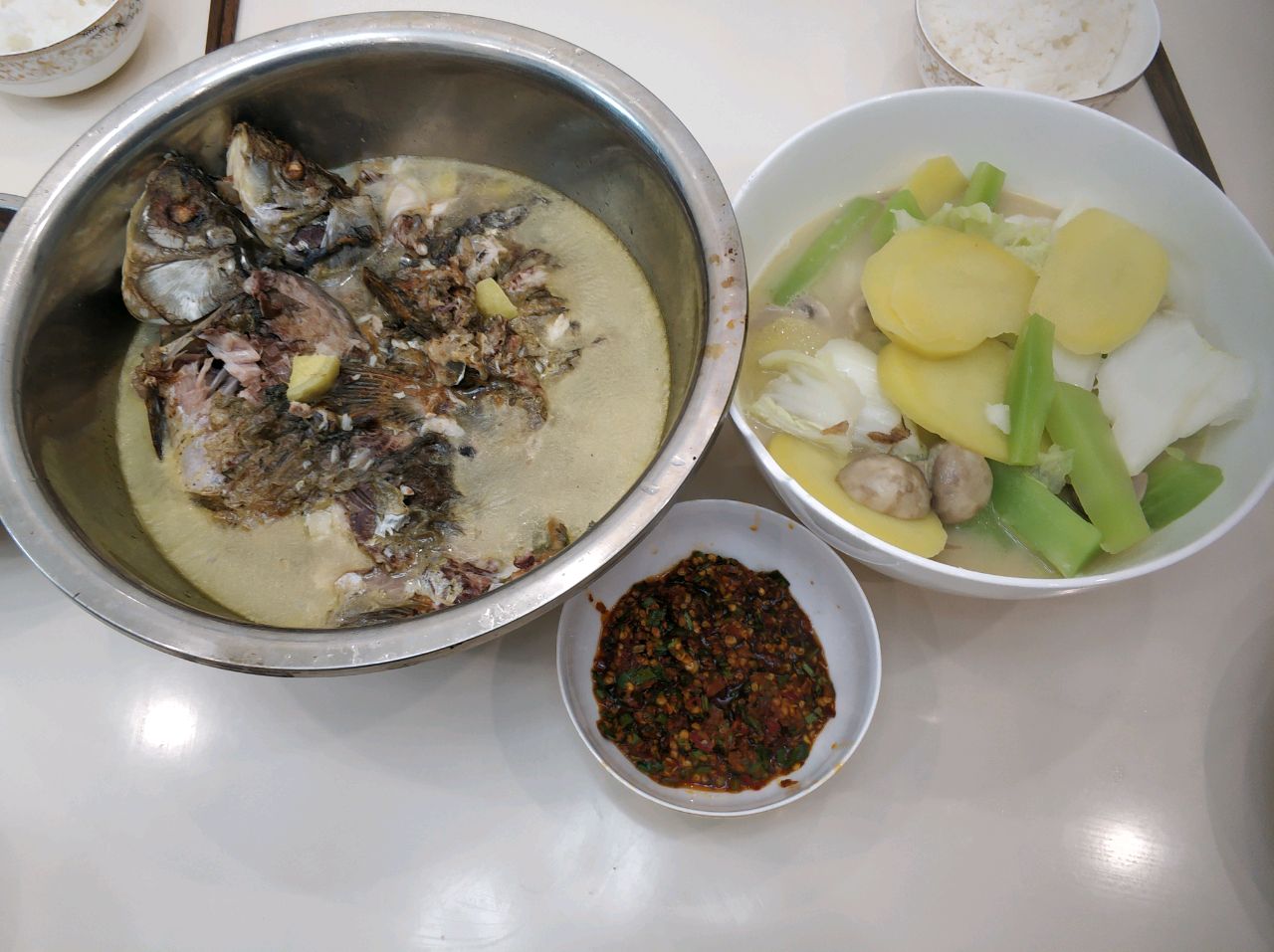 鲫鱼杂蔬汤（无刺处理小孩吃）