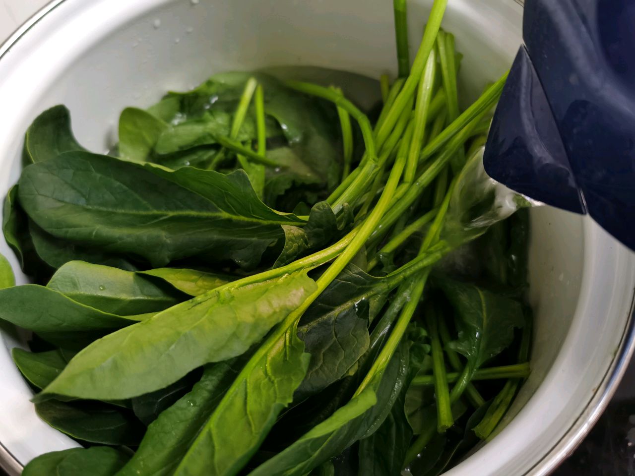 鸡汁菠菜煎蛋汤