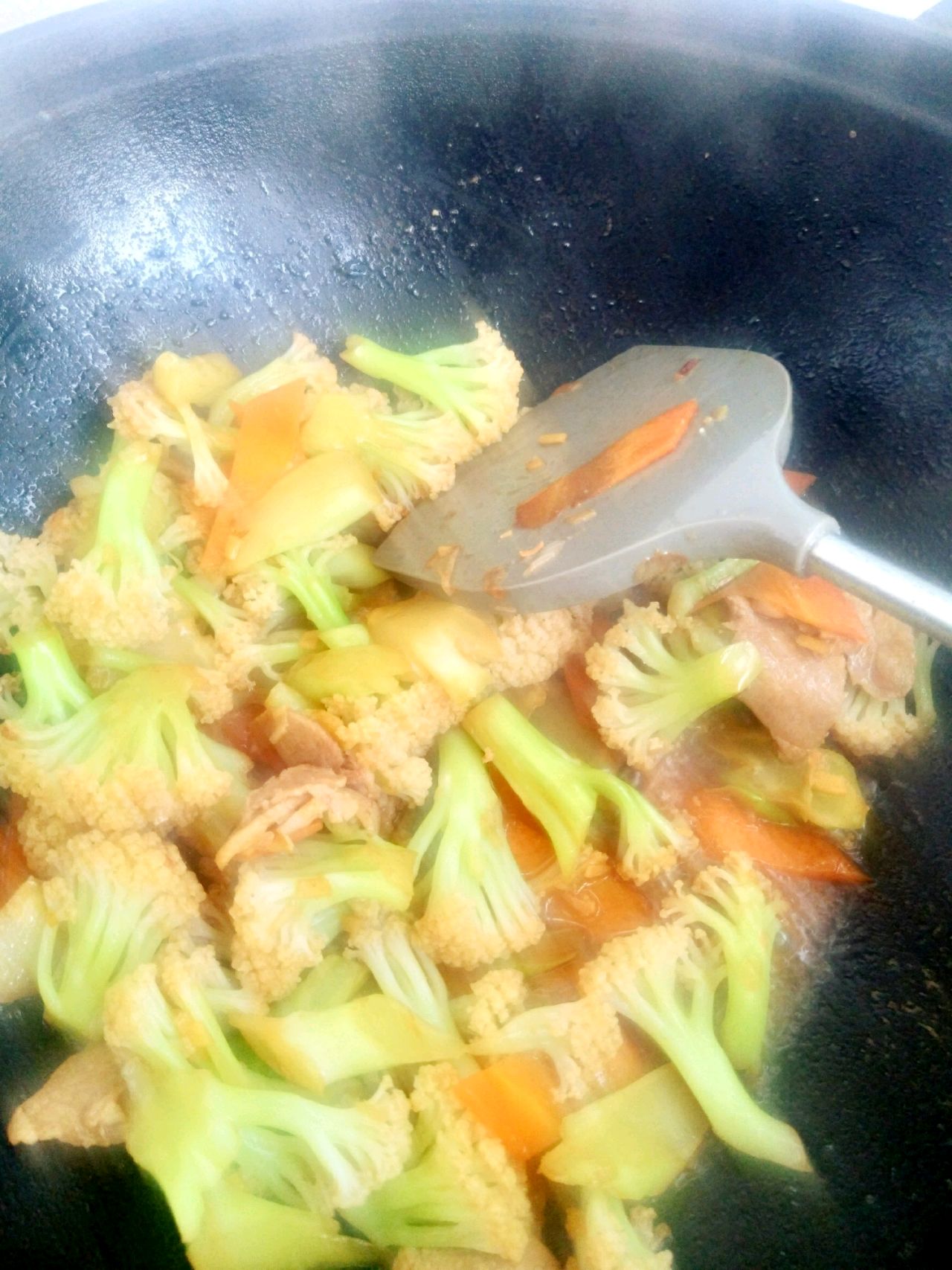，鸡汁菜花炒肉片