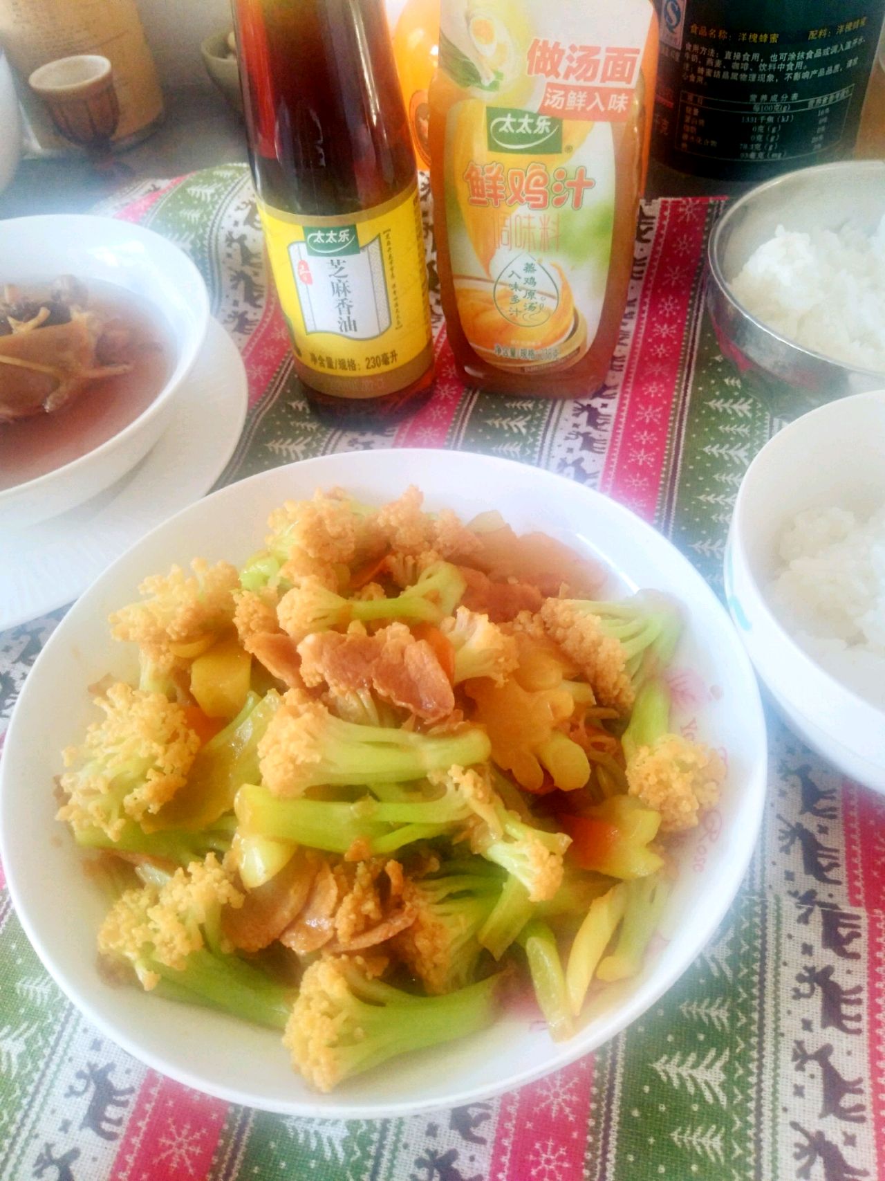 ，鸡汁菜花炒肉片
