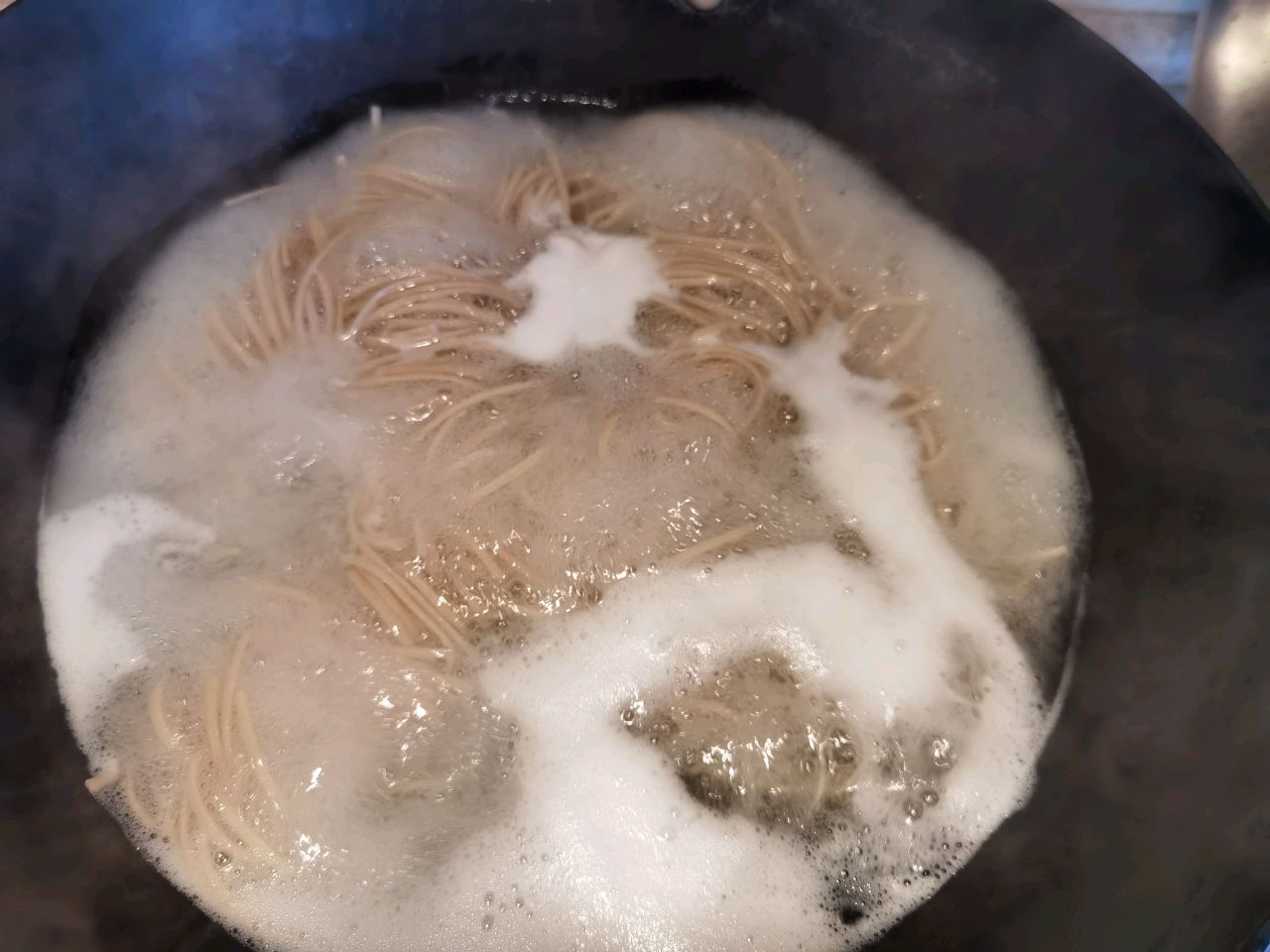 鸡汁虾油拌面
