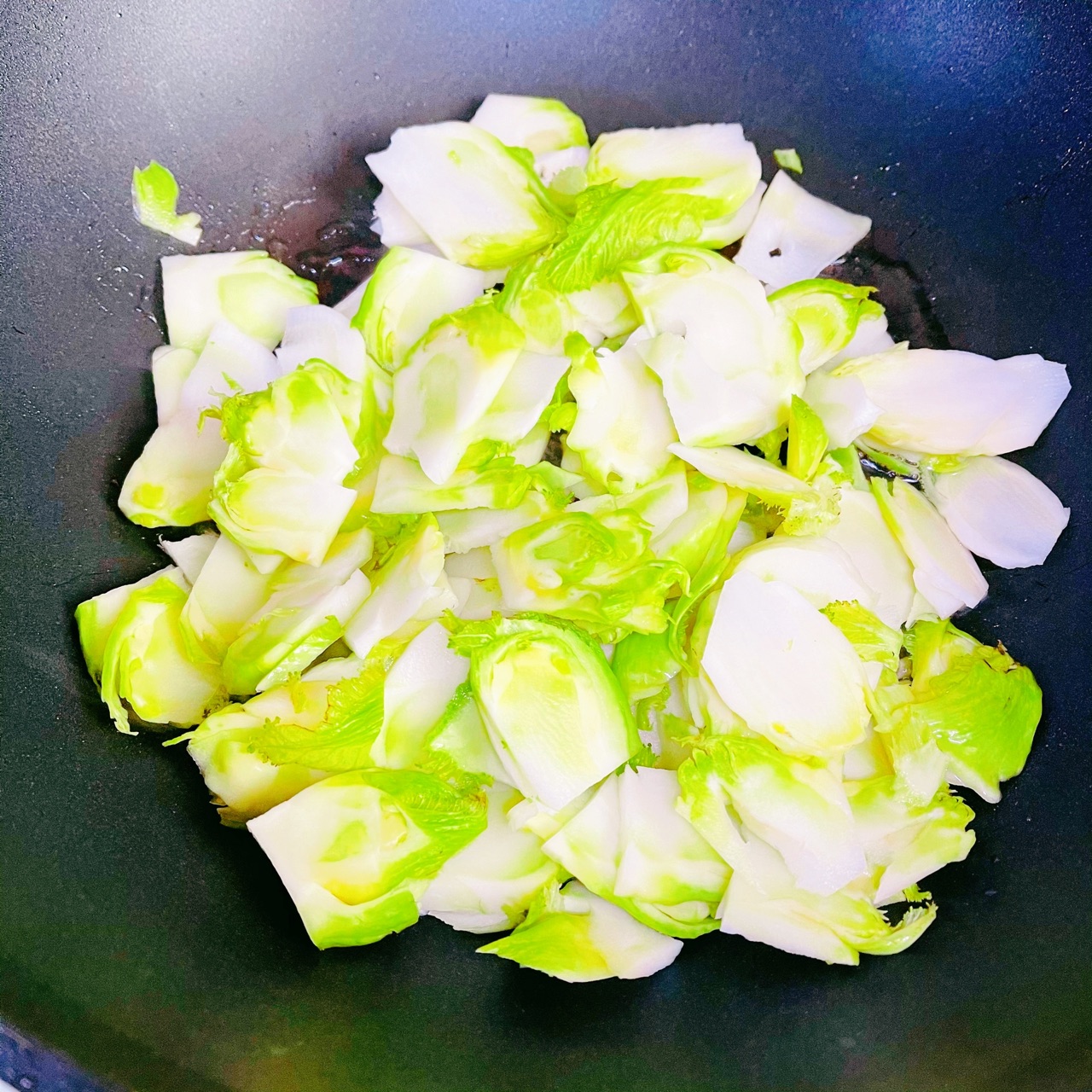 鸡汁香肠耳菜