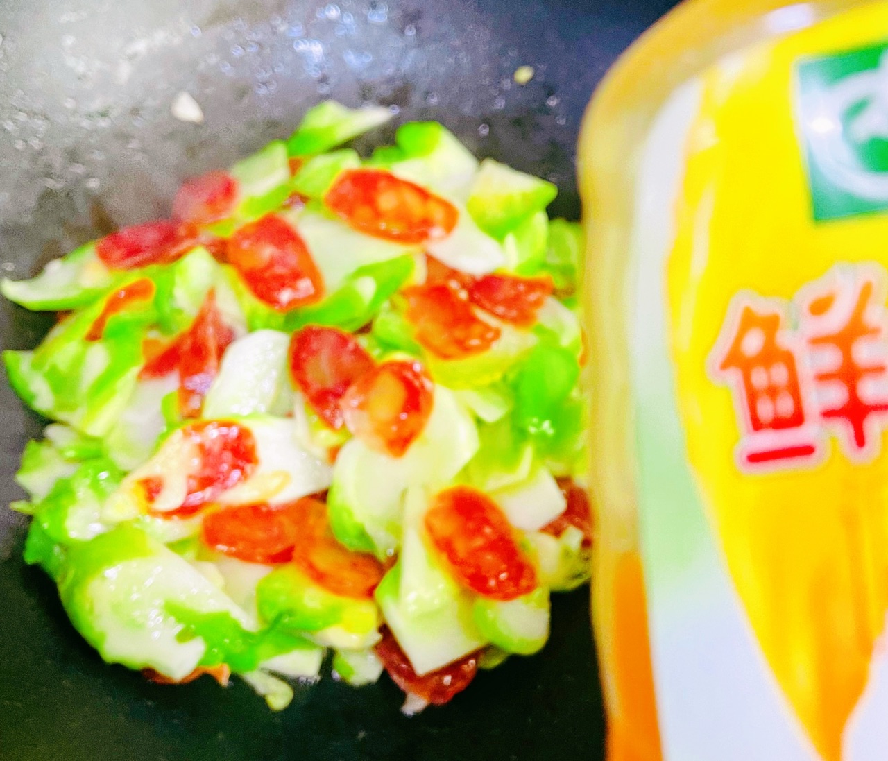 鸡汁香肠耳菜