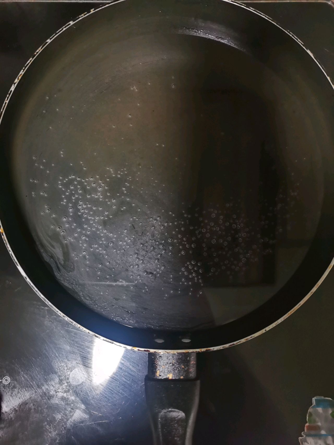 鸡汁芝麻油火腿粒意粉