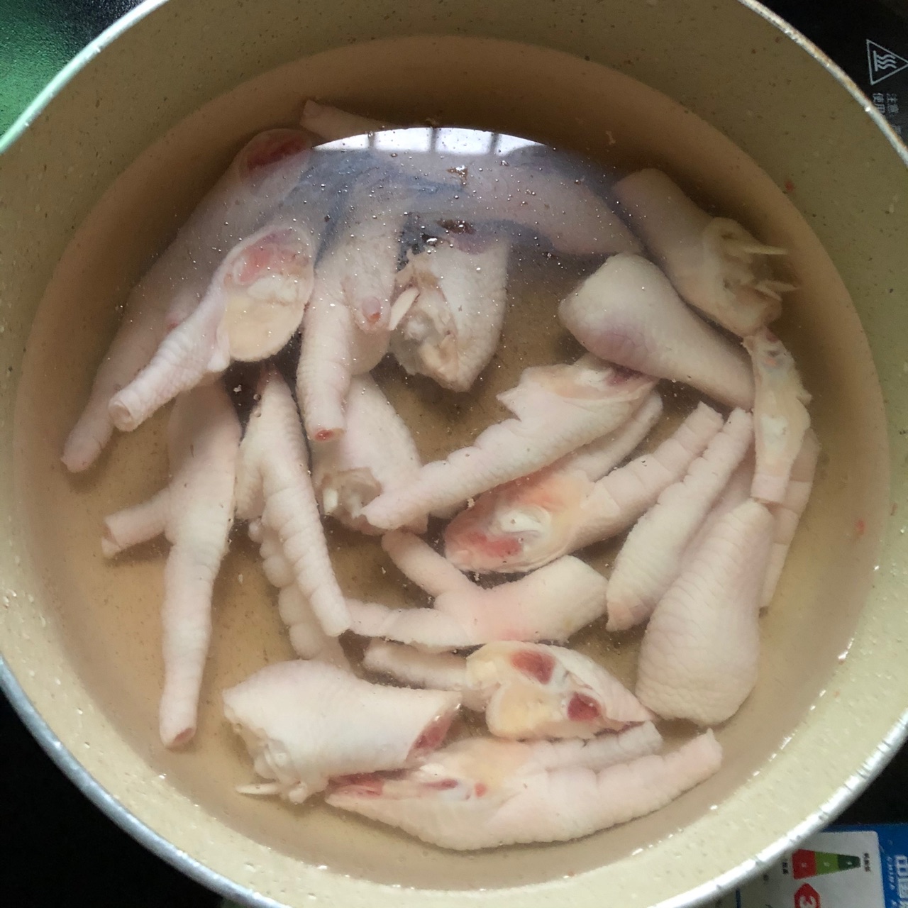 鸡爪焖油豆腐