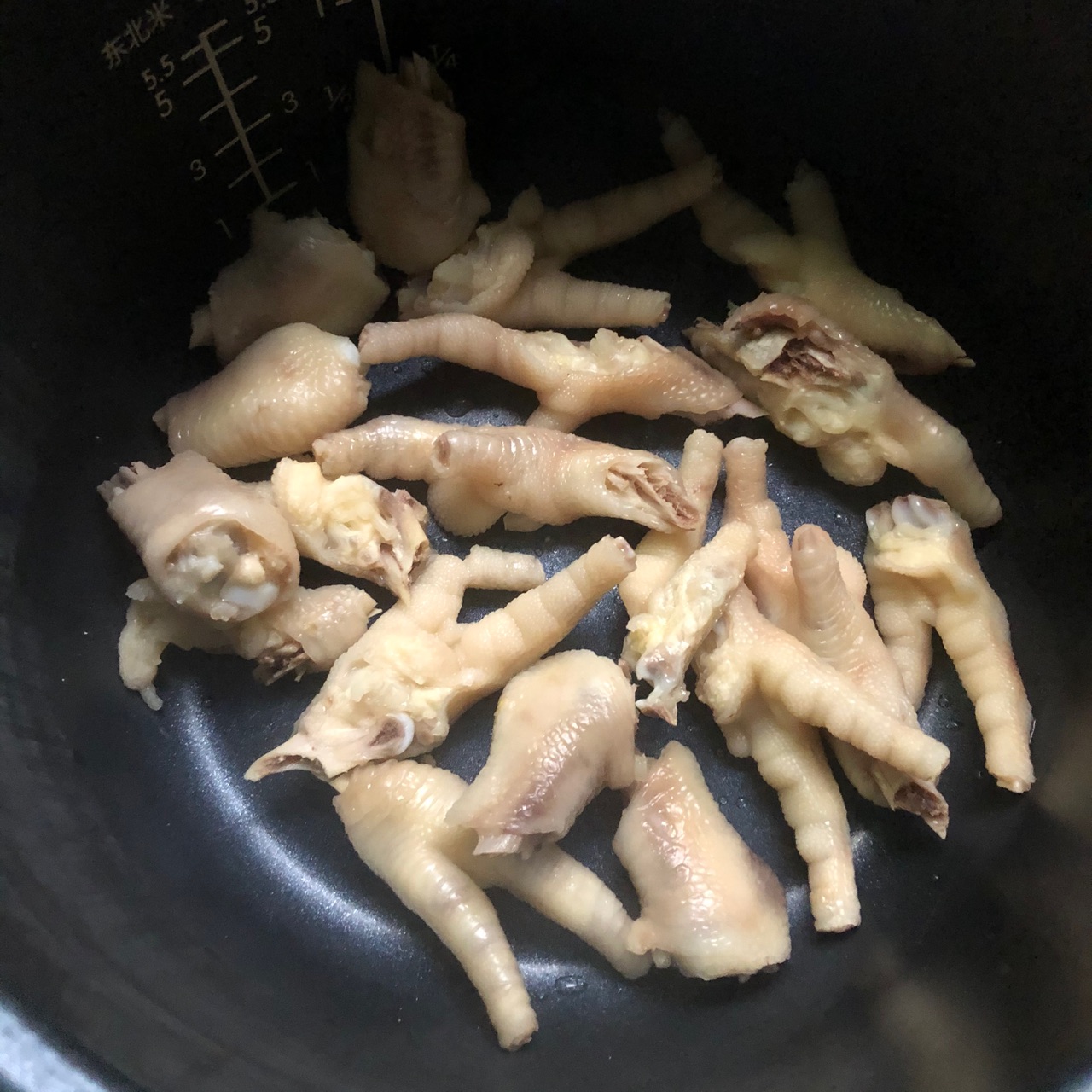 鸡爪焖油豆腐