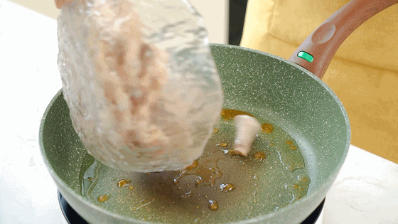 鸡爪烧鹌鹑蛋