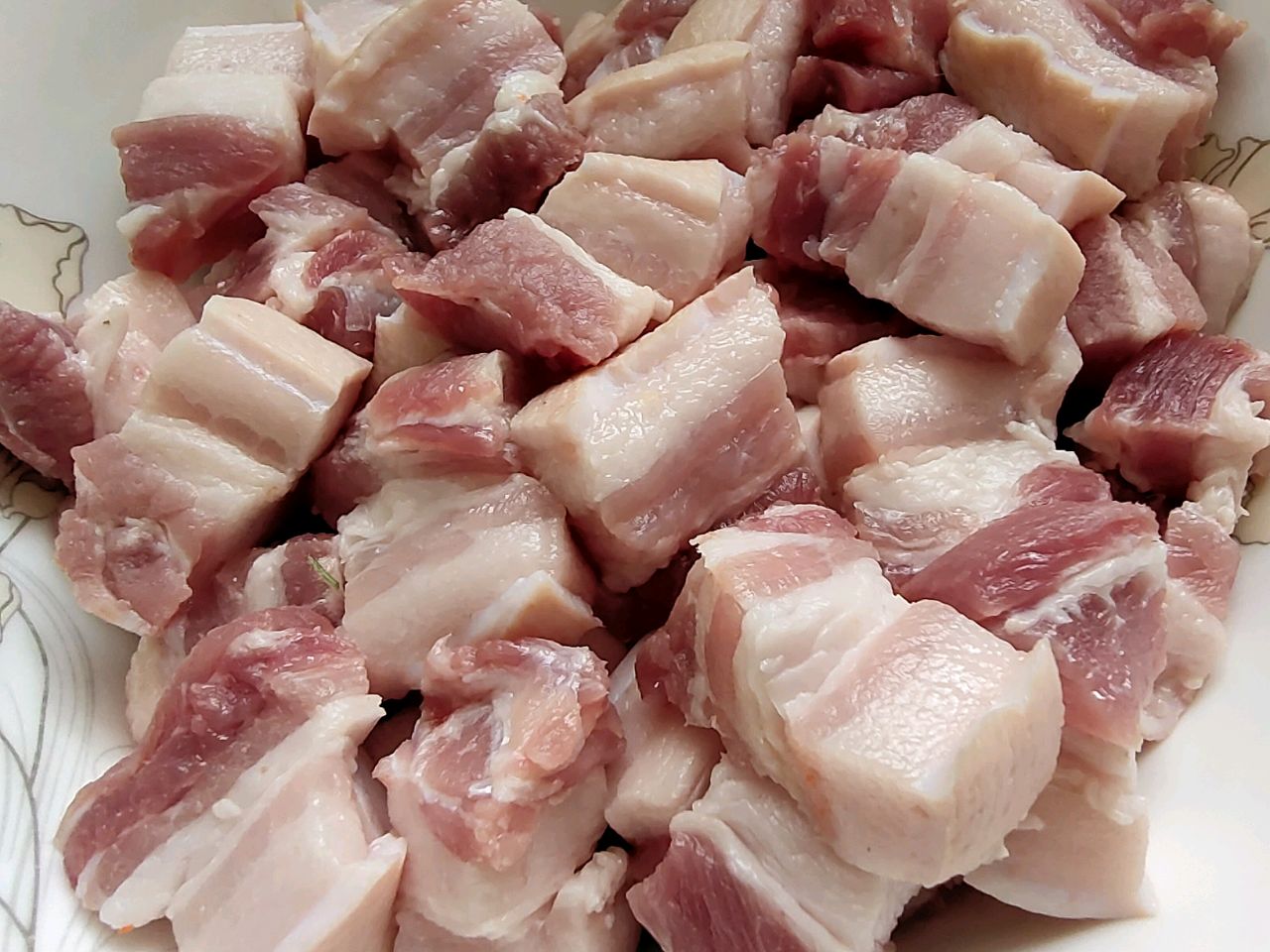 家常鹌鹑蛋红烧肉