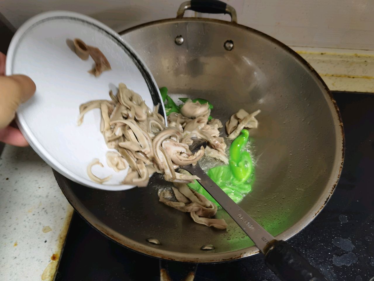 家常菜—尖椒溜肚丝