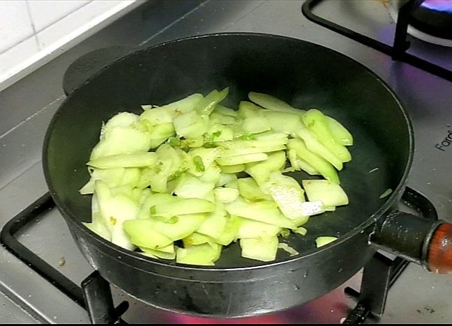家常菜_快手菜_佛手瓜炒蛋