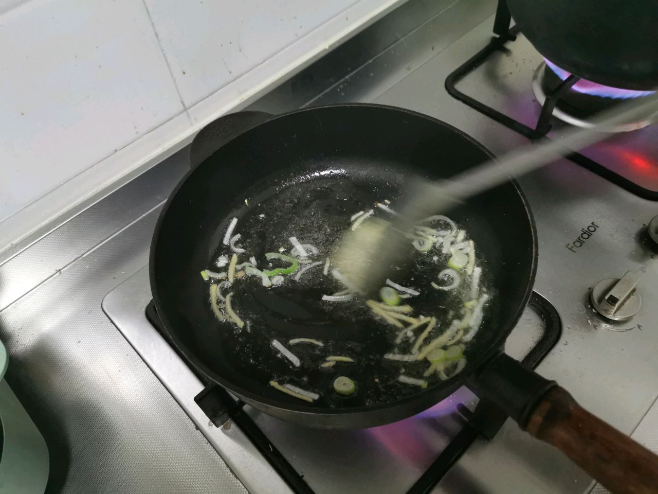 家常菜_快手菜_青椒炒豆皮
