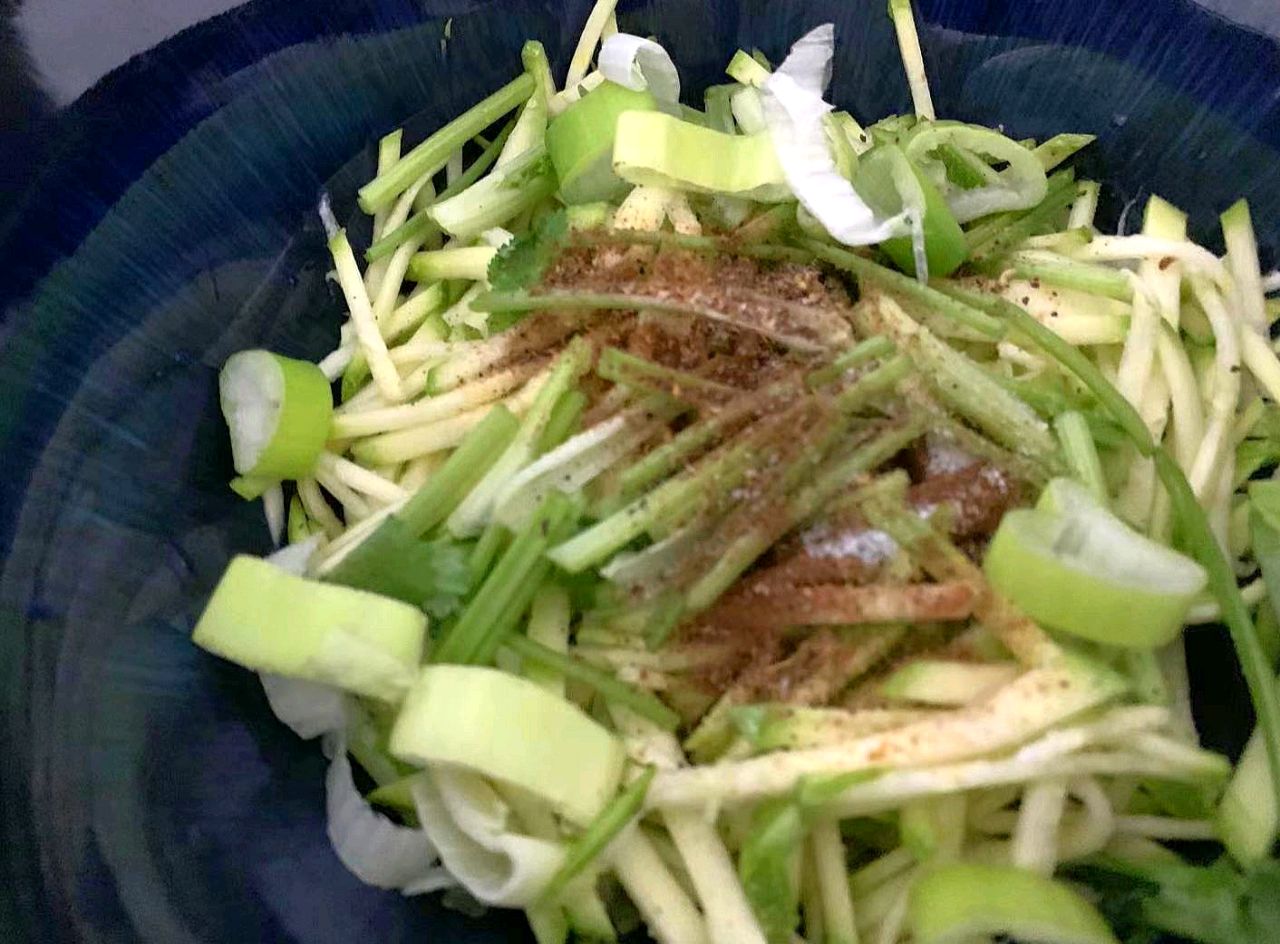 家常菜_快手菜_西葫芦丝鸡蛋饼