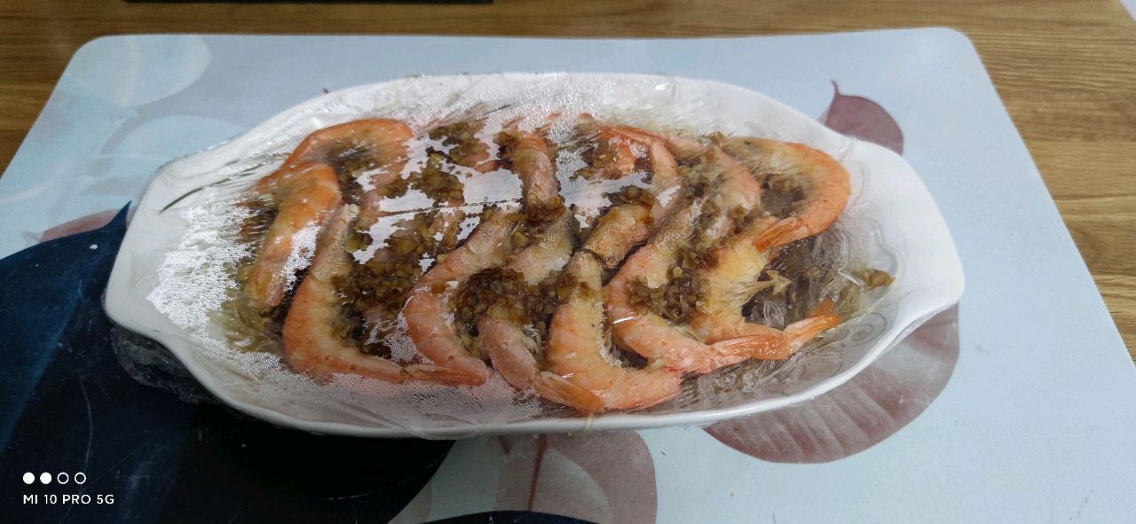 〔家常菜〕微波炉蒜茸粉丝虾