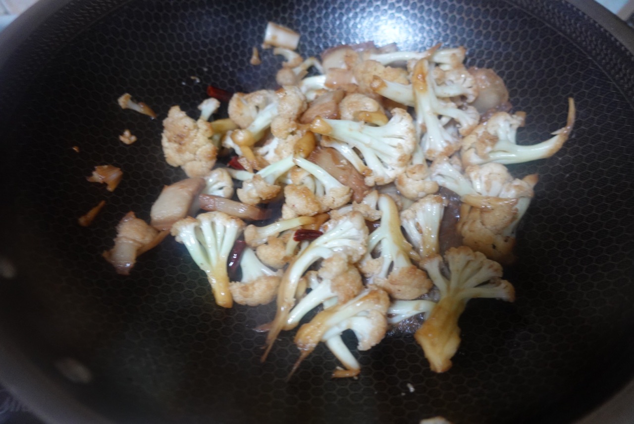 家常花菜炒肉