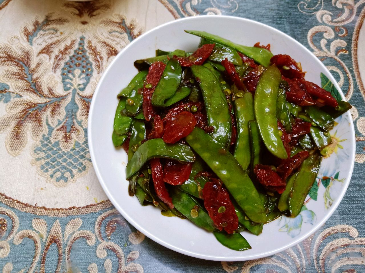 家常腊肠荷兰豆