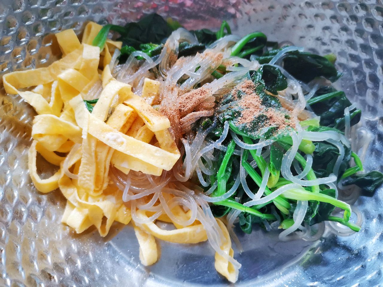 家常凉拌小菜～凉拌菠菜粉条
