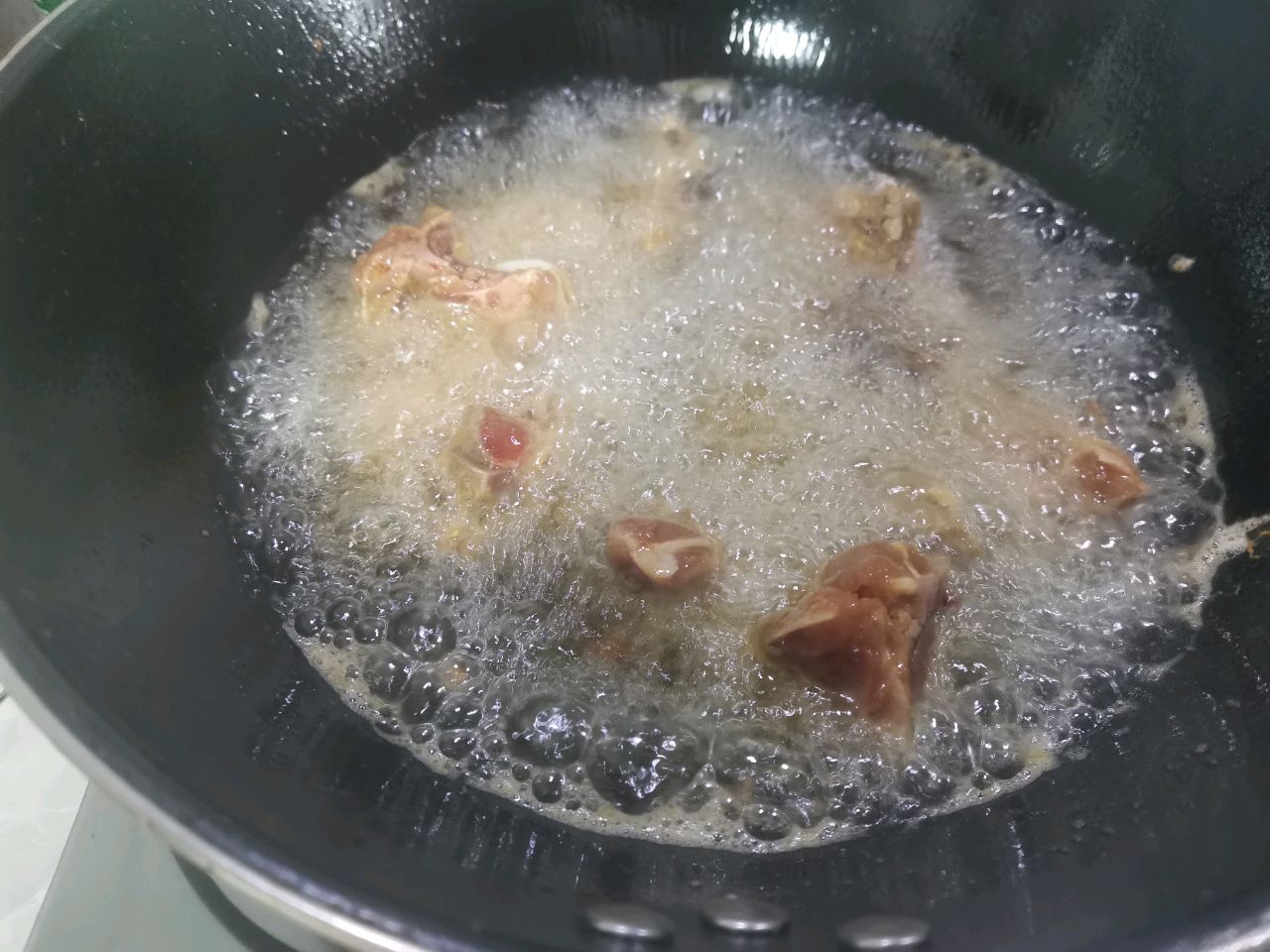 家常萝卜烧排骨