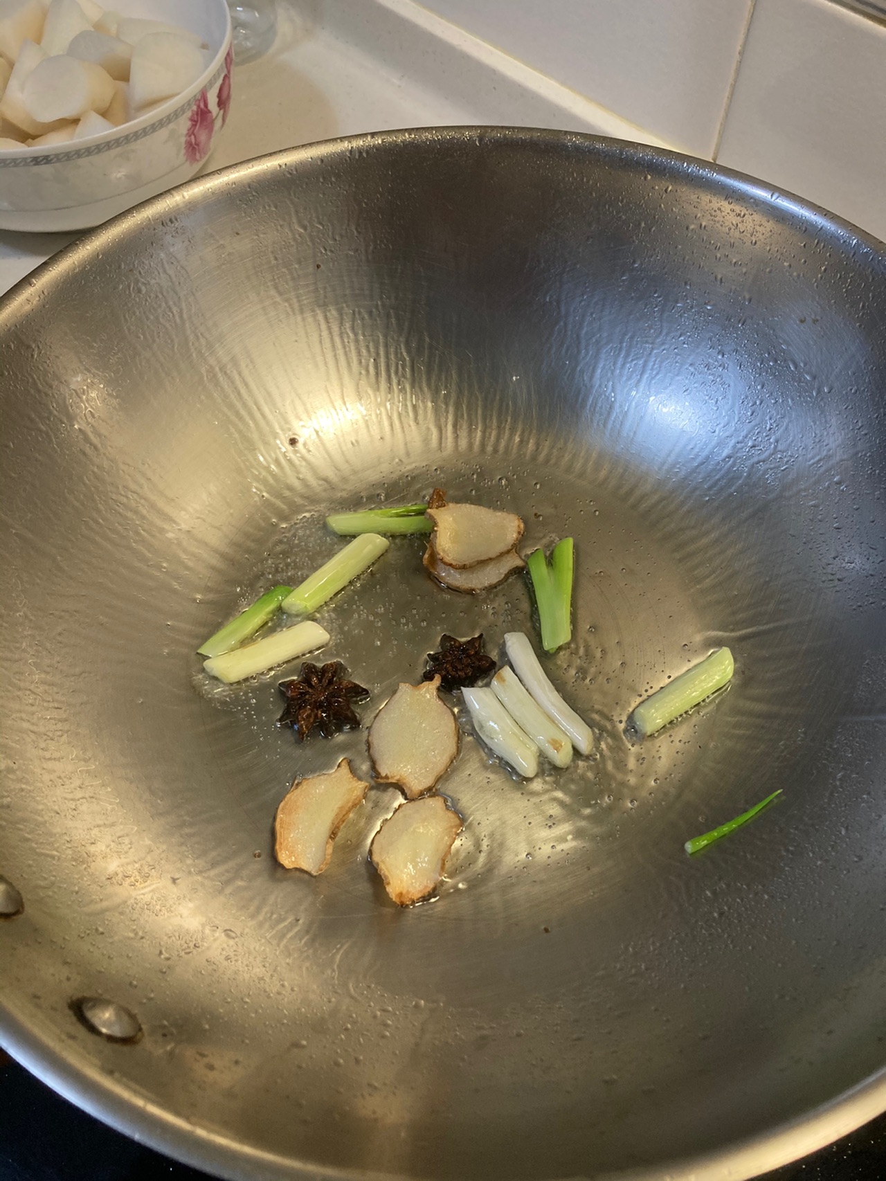 家常 牛肉炖萝卜