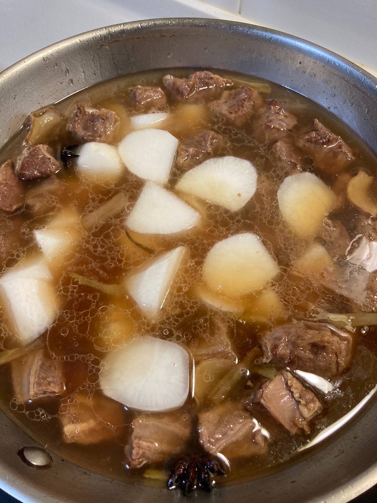 家常 牛肉炖萝卜