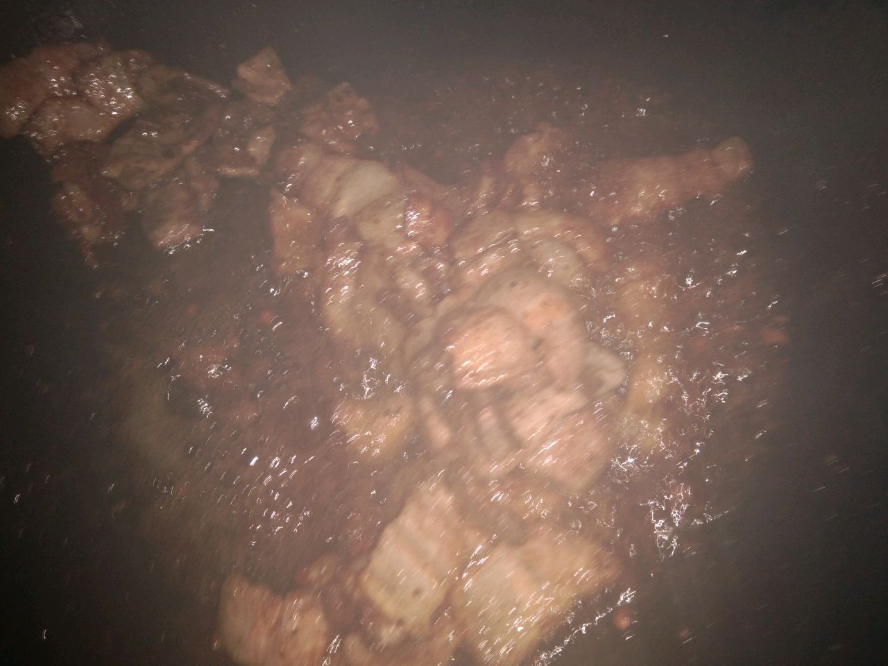 家常青椒回锅肉
