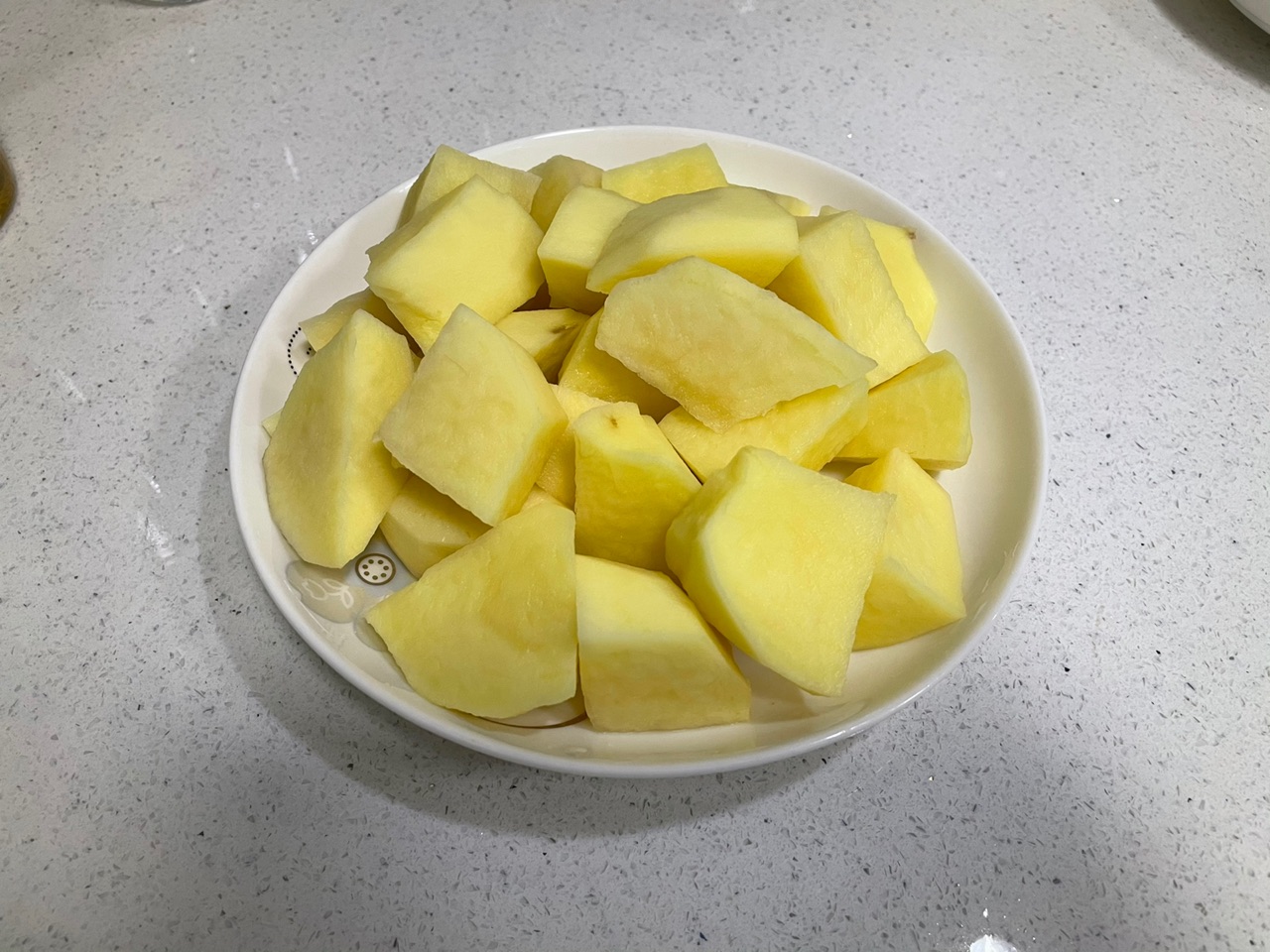 家常土豆炖排骨