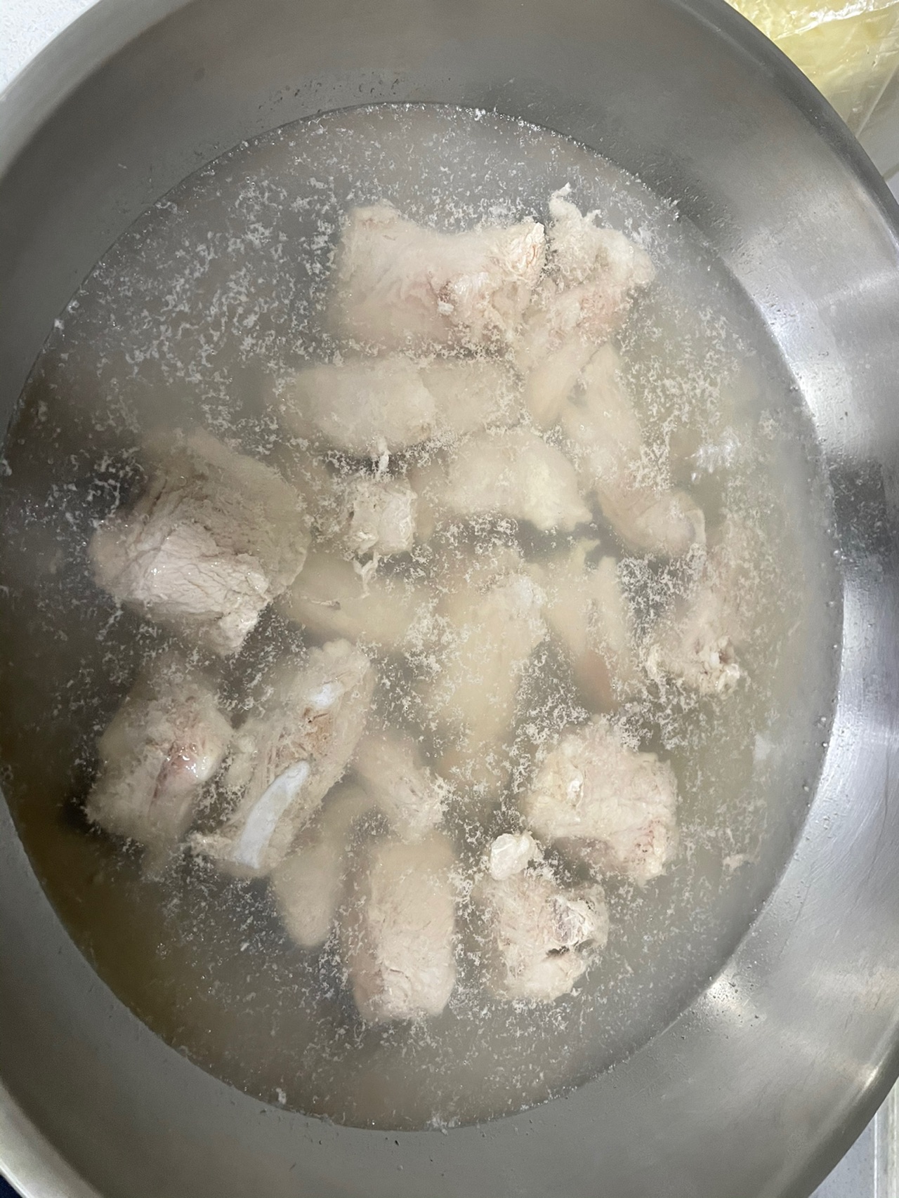 家常土豆炖排骨