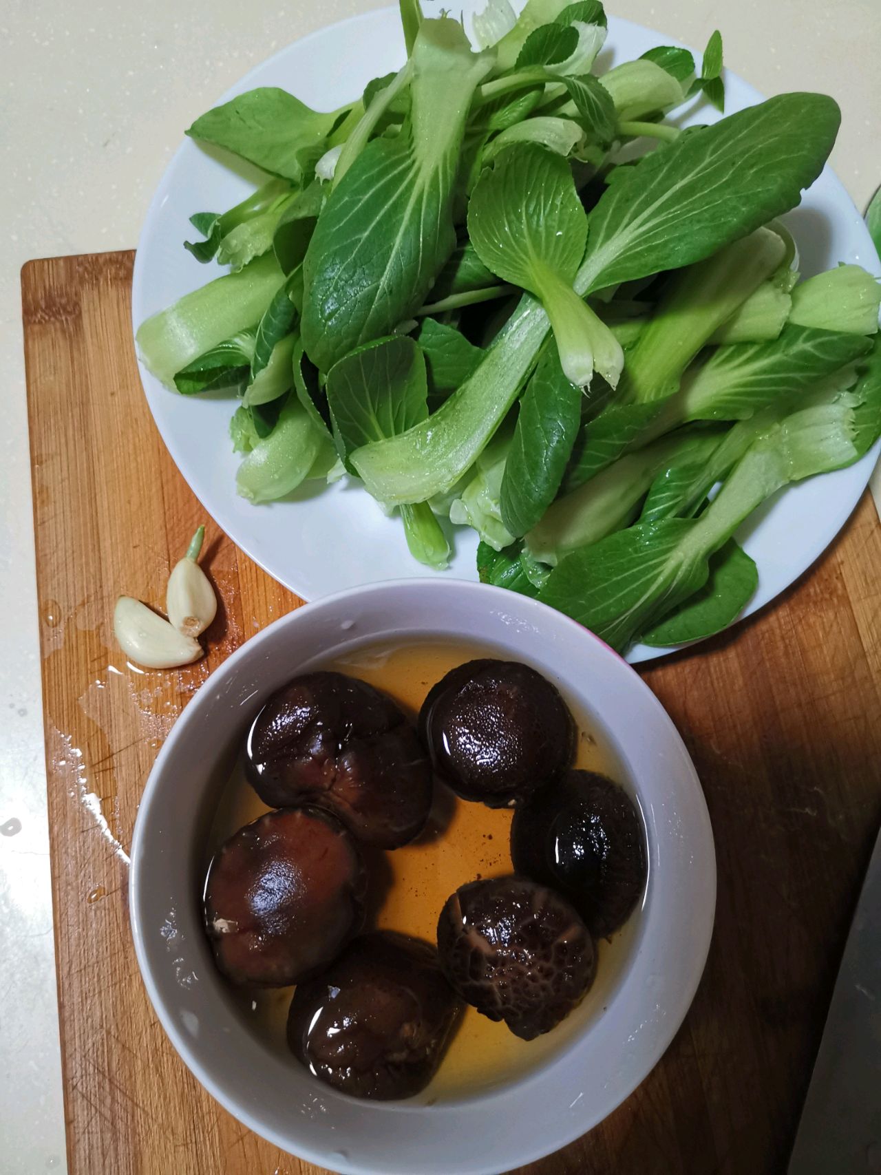 家常香菇小油菜，鲜香味美