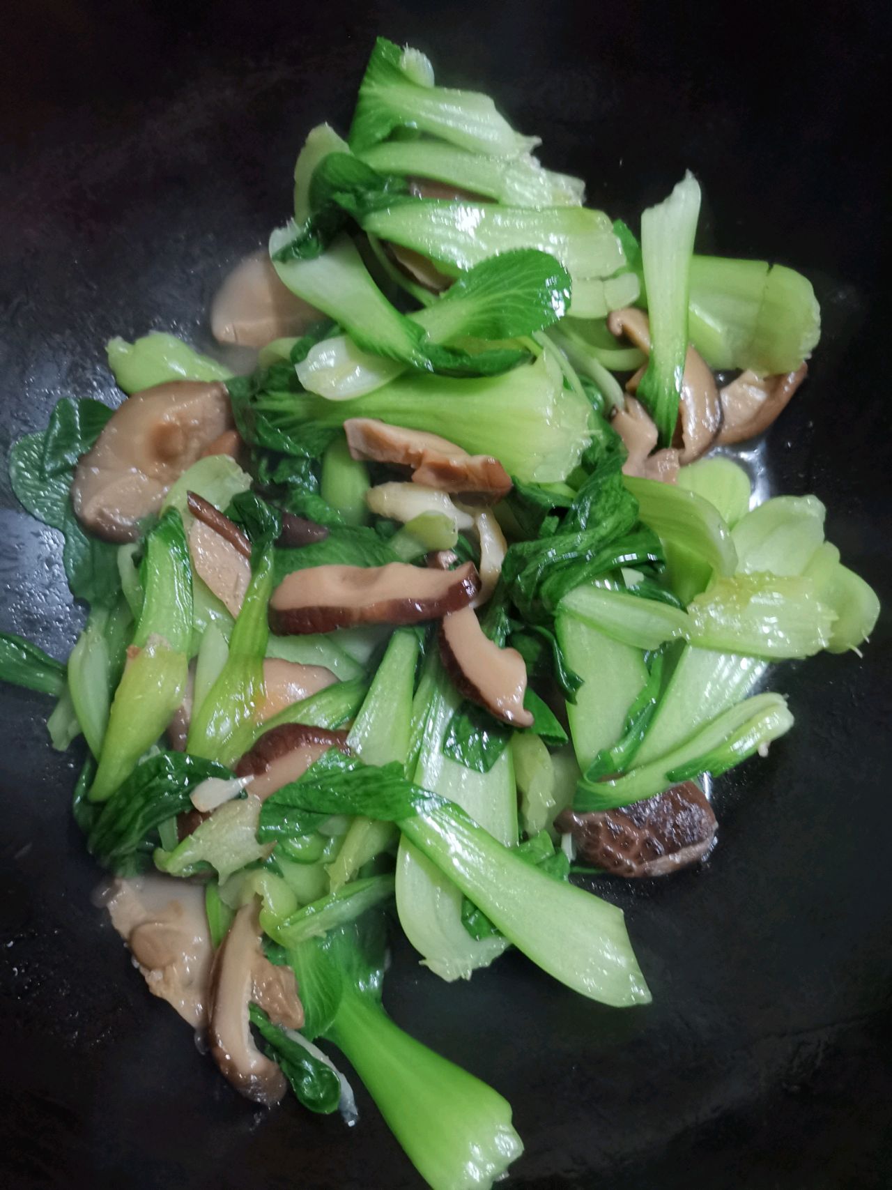 家常香菇小油菜，鲜香味美