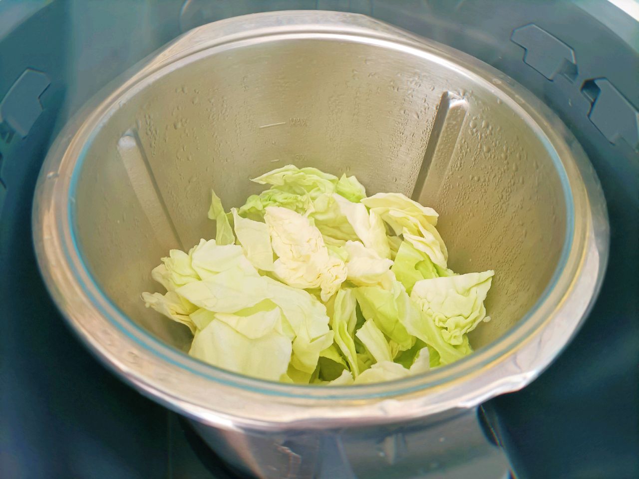 家常香辣手撕包菜