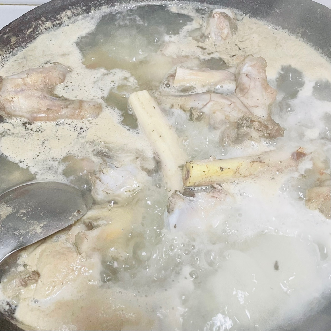 家常香辣羊棒骨羊蝎子锅