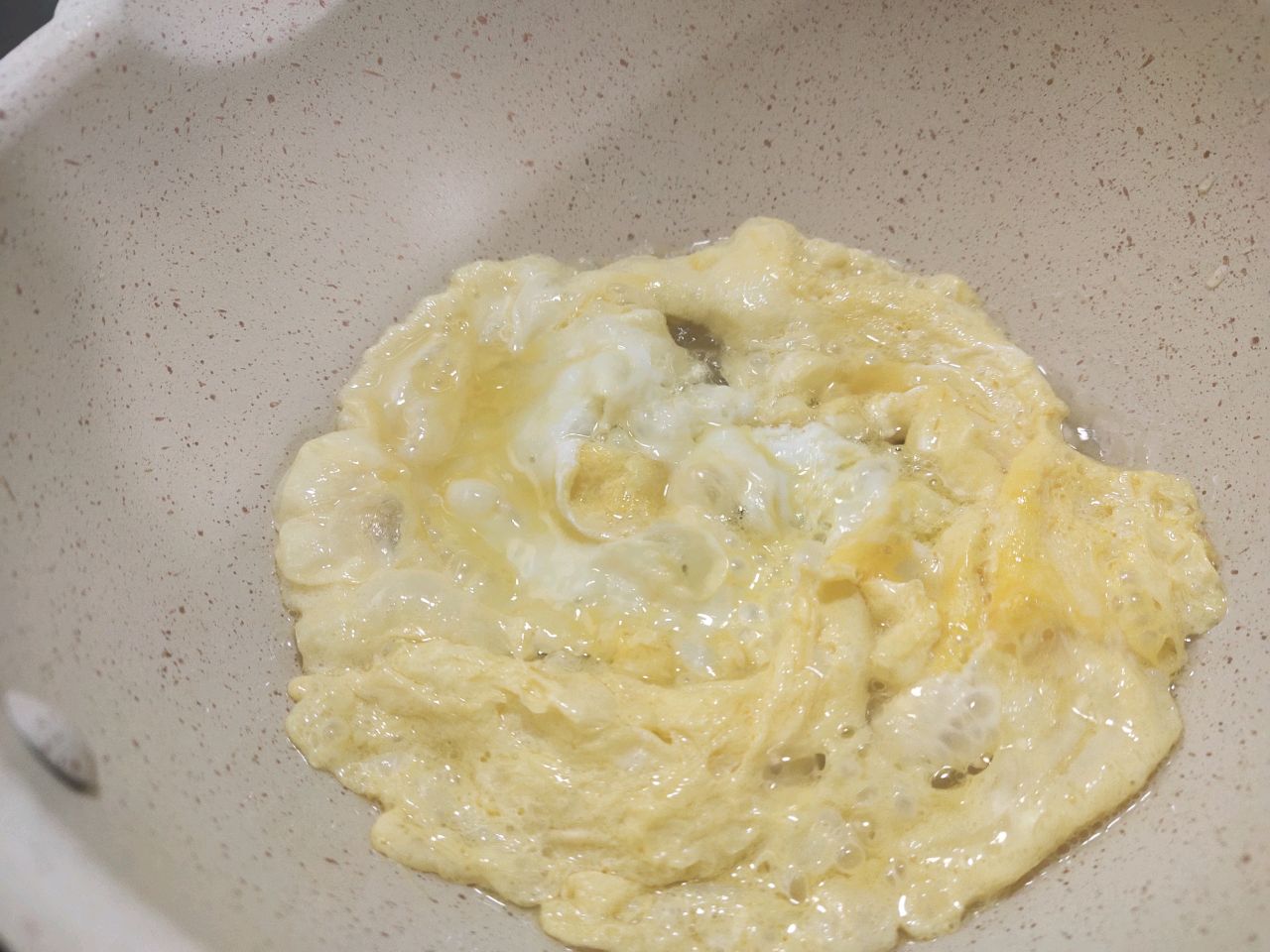 家常小炒菜-香菜炒鸡蛋