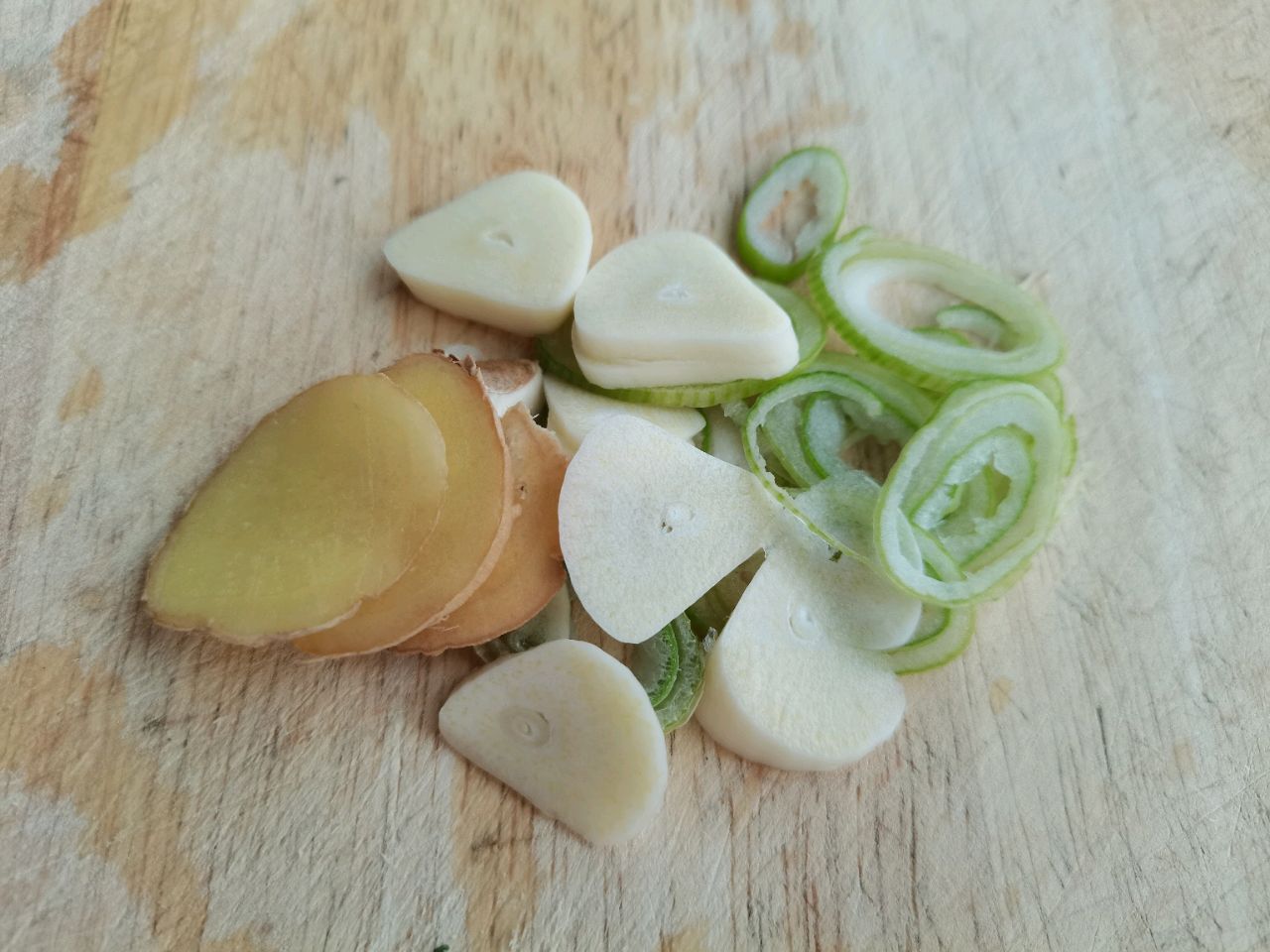 家常小炒胡萝卜白菜片