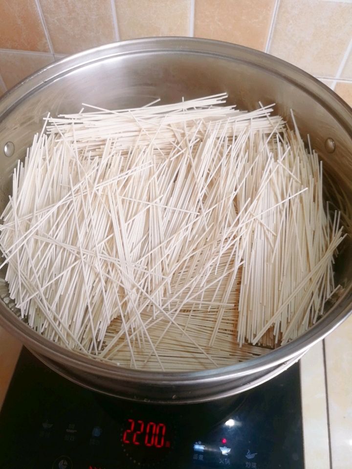 家常蒸卤面