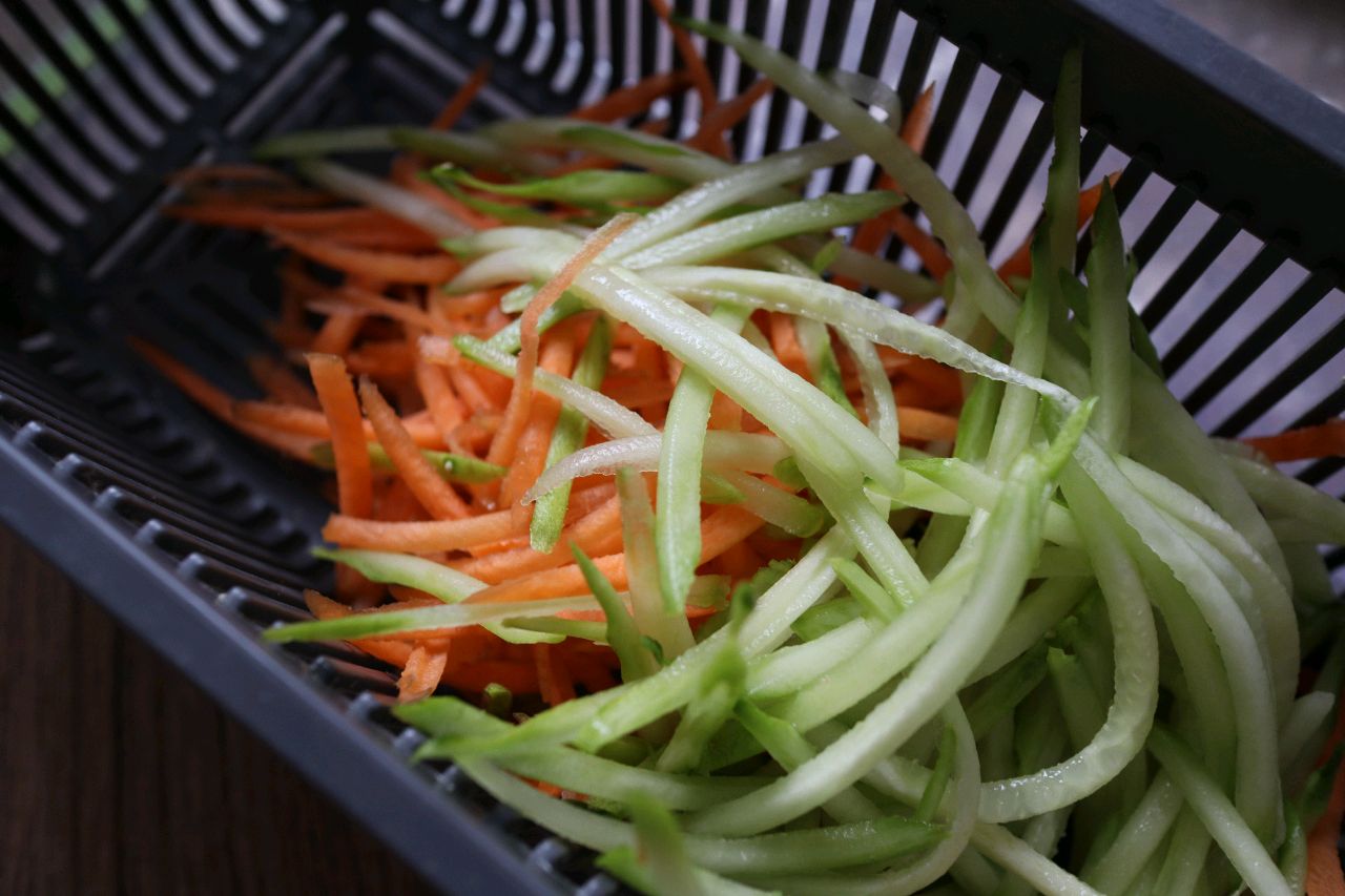 家乐原味鸡完美pick两道食谱,上汤千丝和越南鸡丝春卷