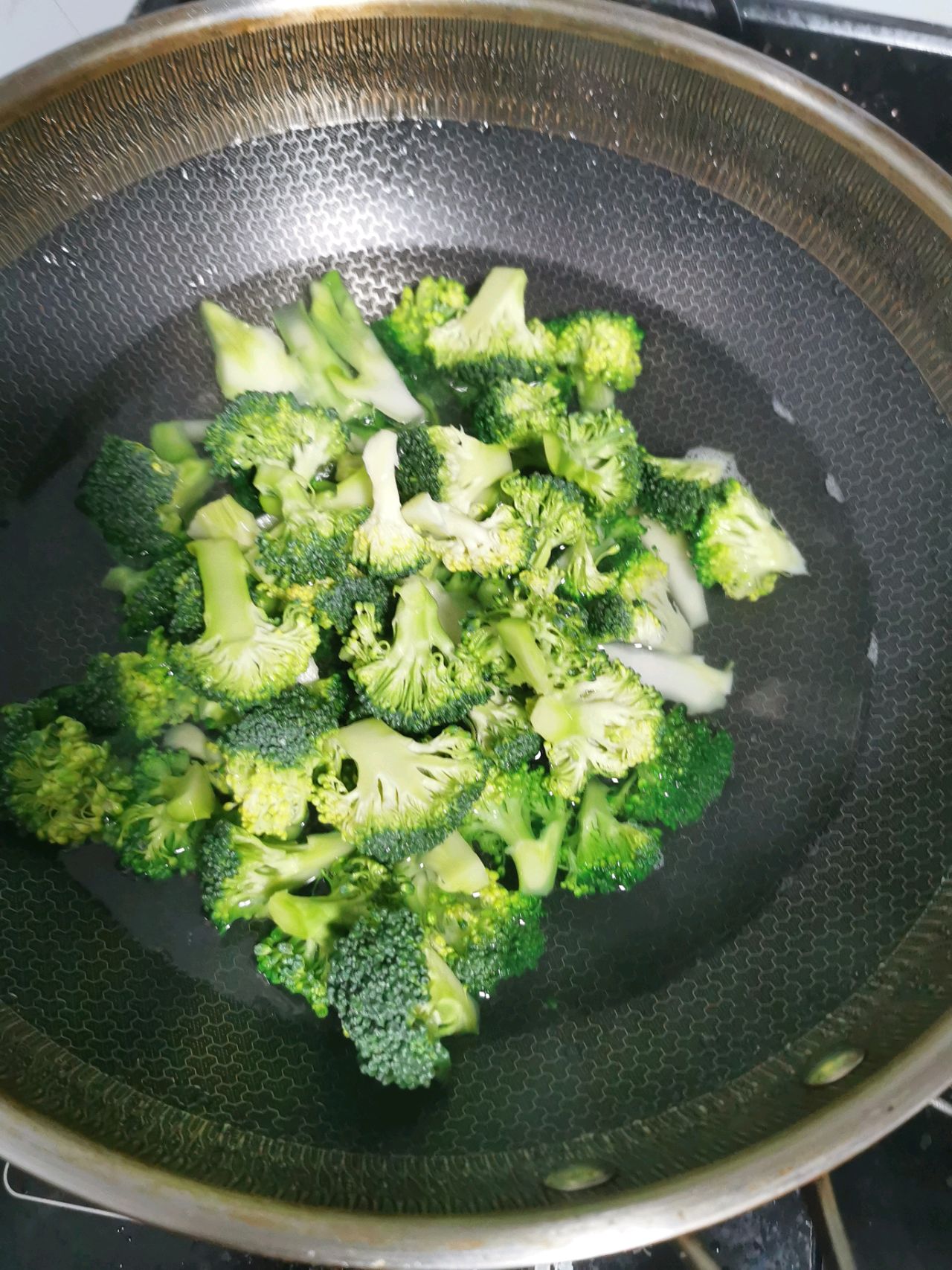 家庭版 简单易做的清炒西兰花