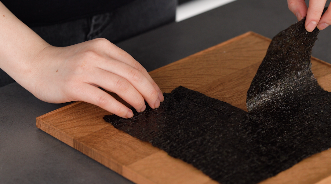 剪一下,折三下,这样的紫菜三文治吃过吗?